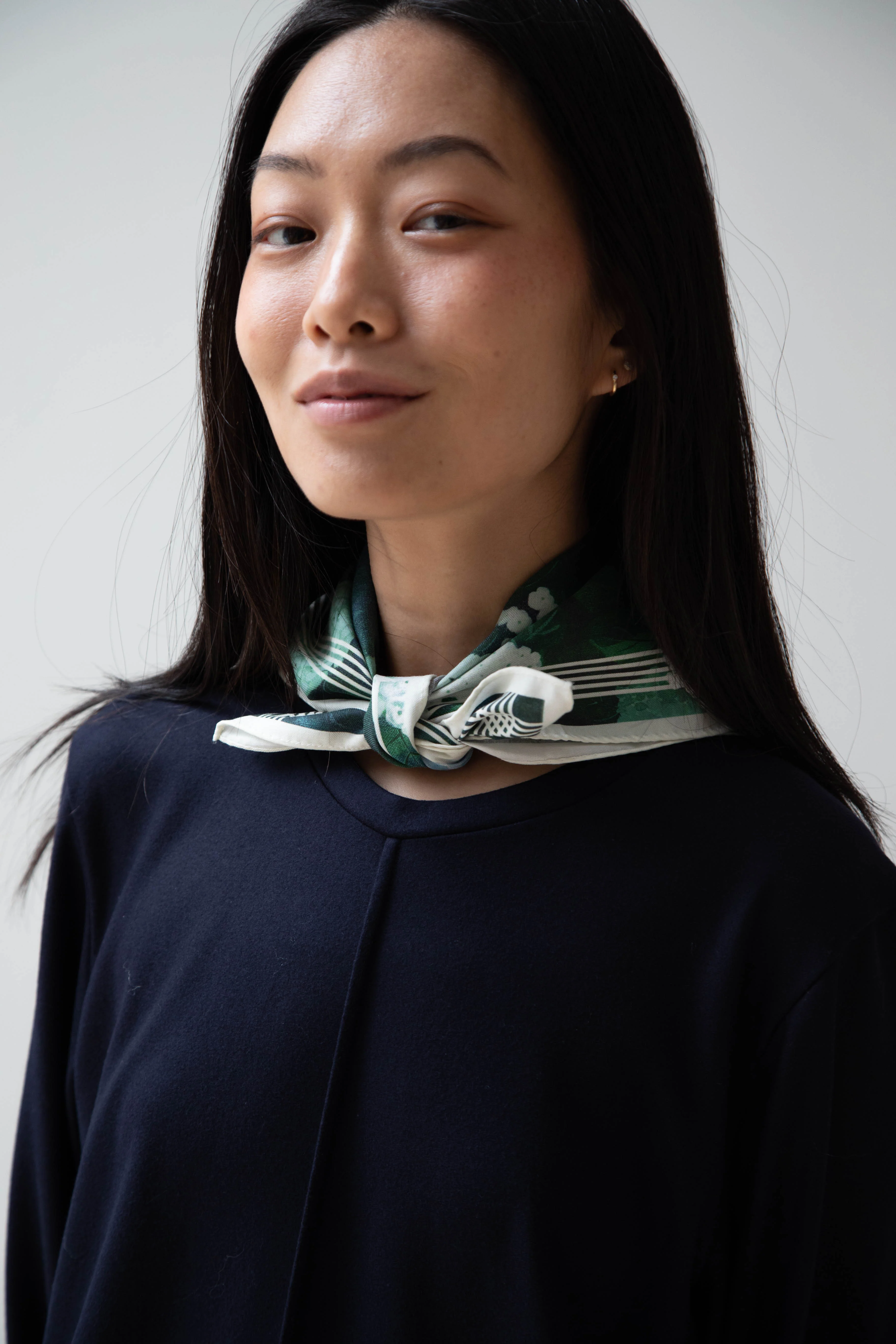 Aseedonclöud Hydrangea Scarf in Cotton Silk - Image 14