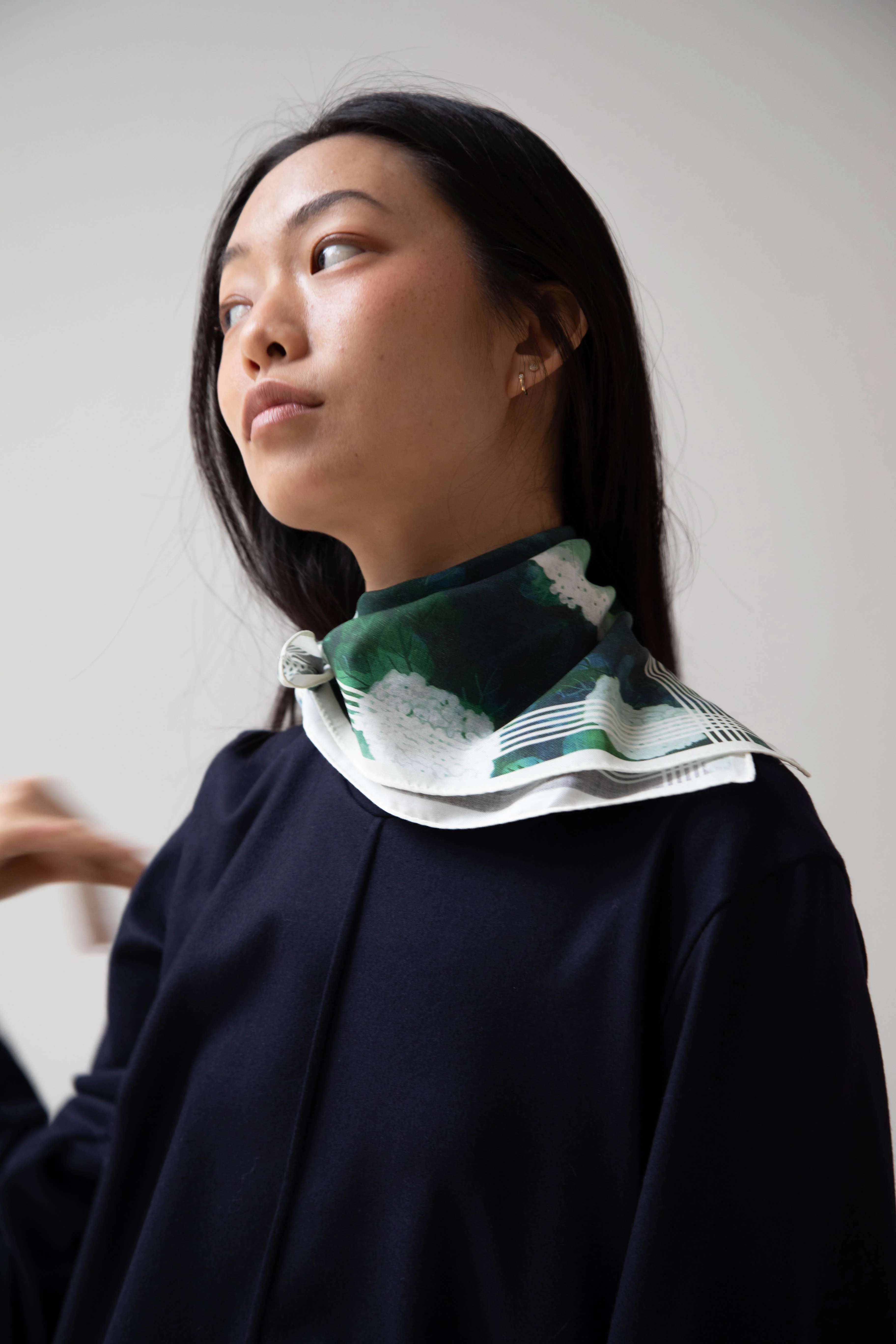 Aseedonclöud Hydrangea Scarf in Cotton Silk - Image 7