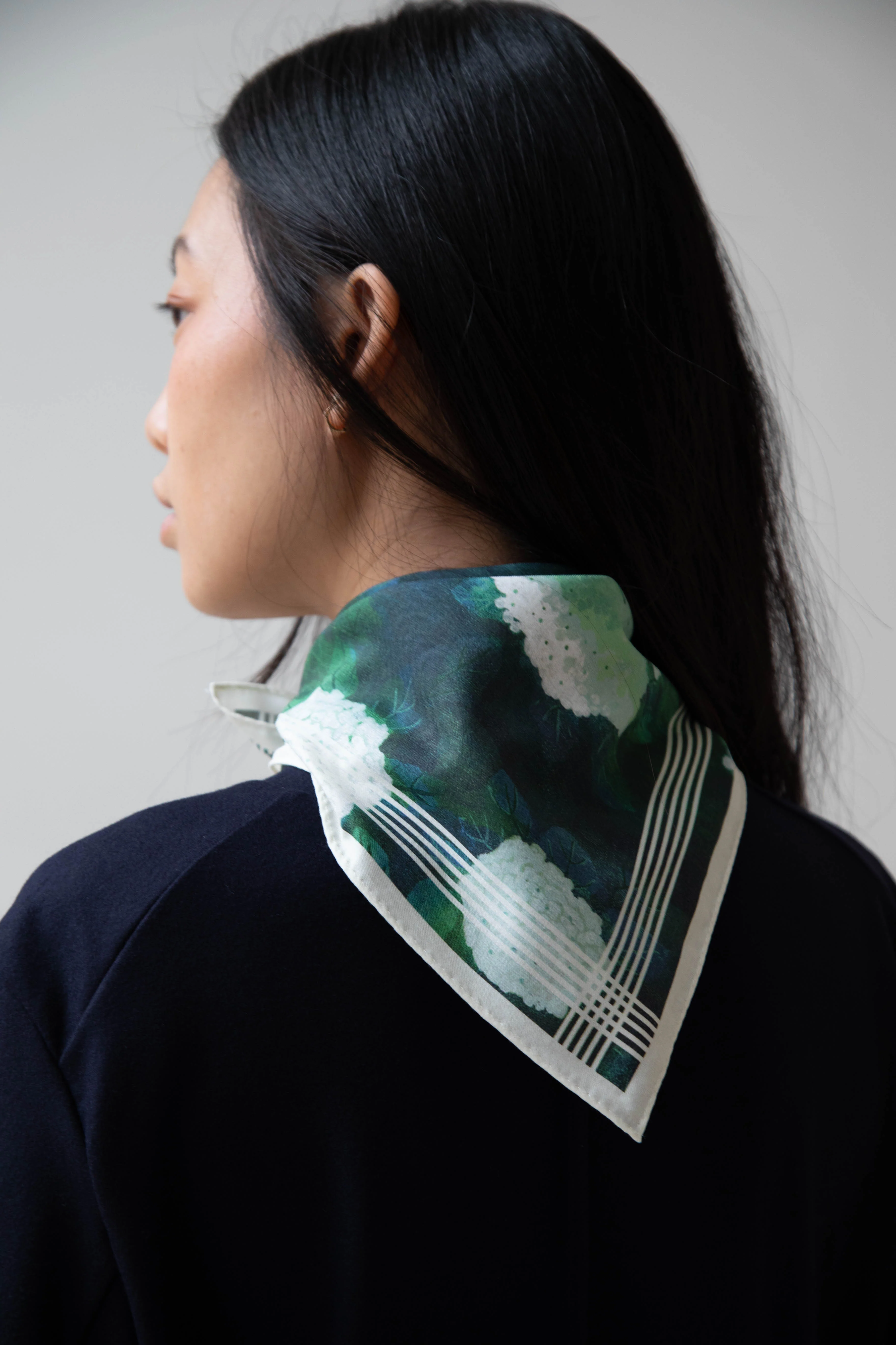 Aseedonclöud Hydrangea Scarf in Cotton Silk - Image 9
