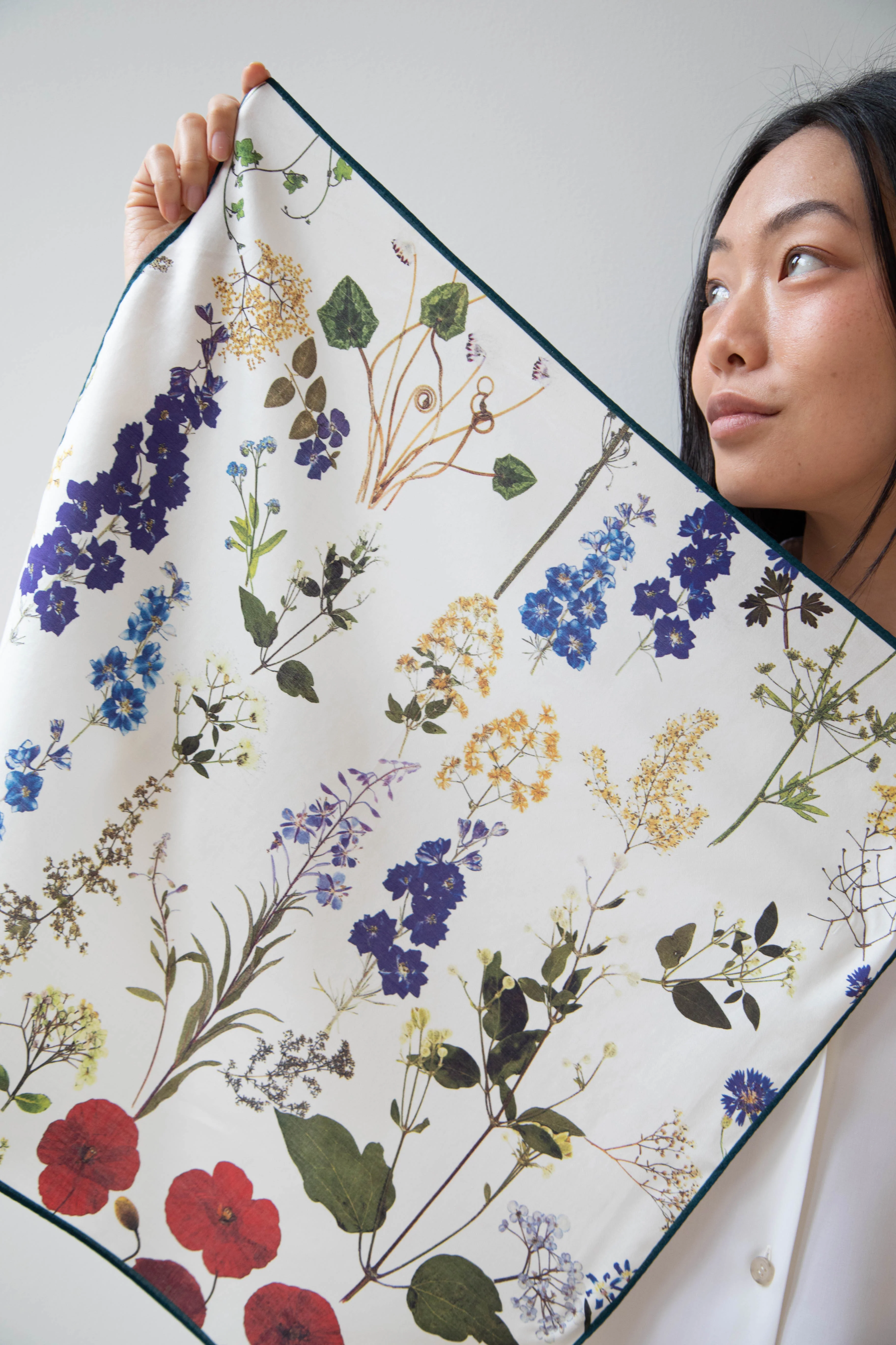 Aseedonclöud Pressed Flower Scarf in Cotton Silk - Image 9