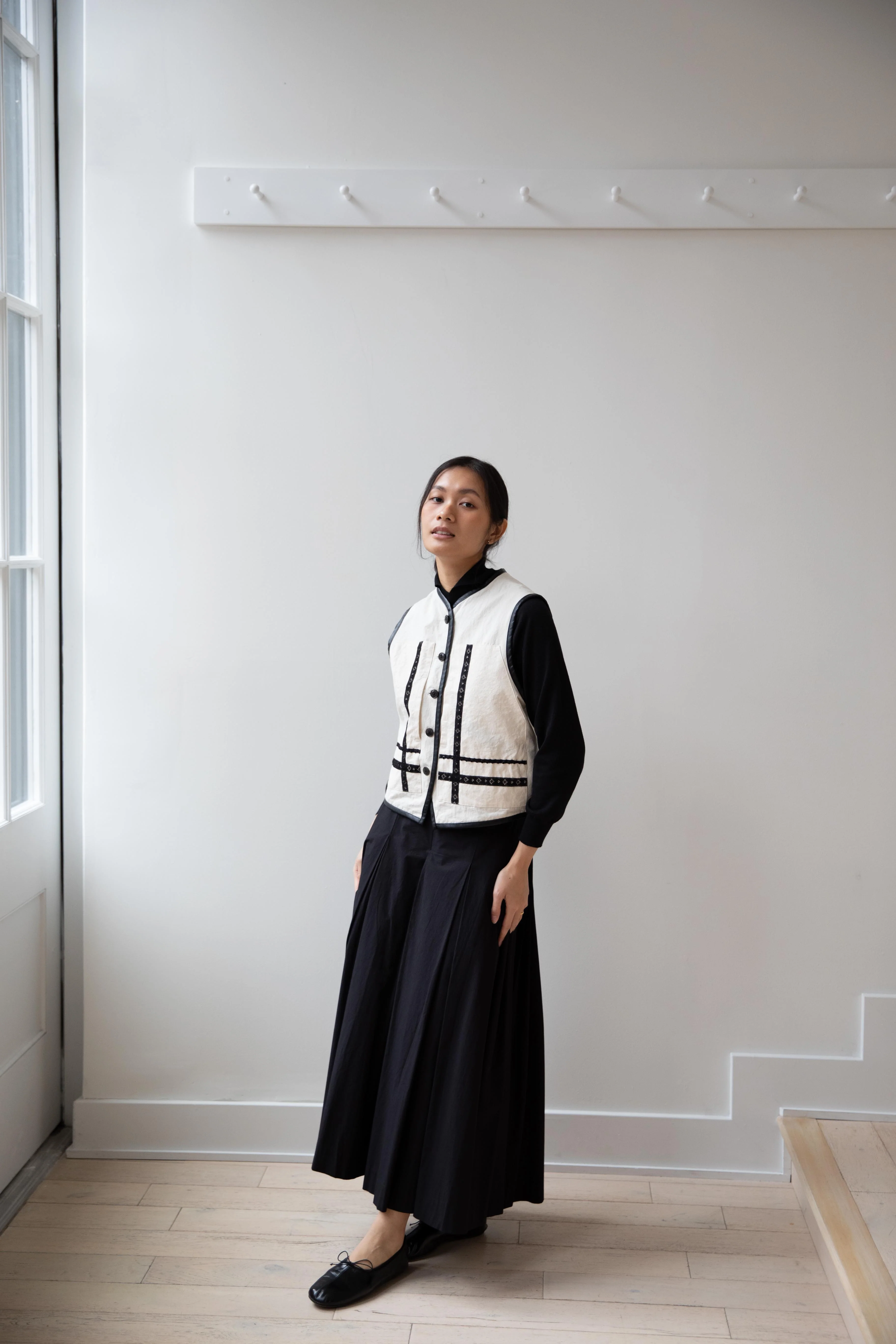 Aseedonclöud | Reversible Uniform Vest in Black Velvet & Cream Cotton - Image 28
