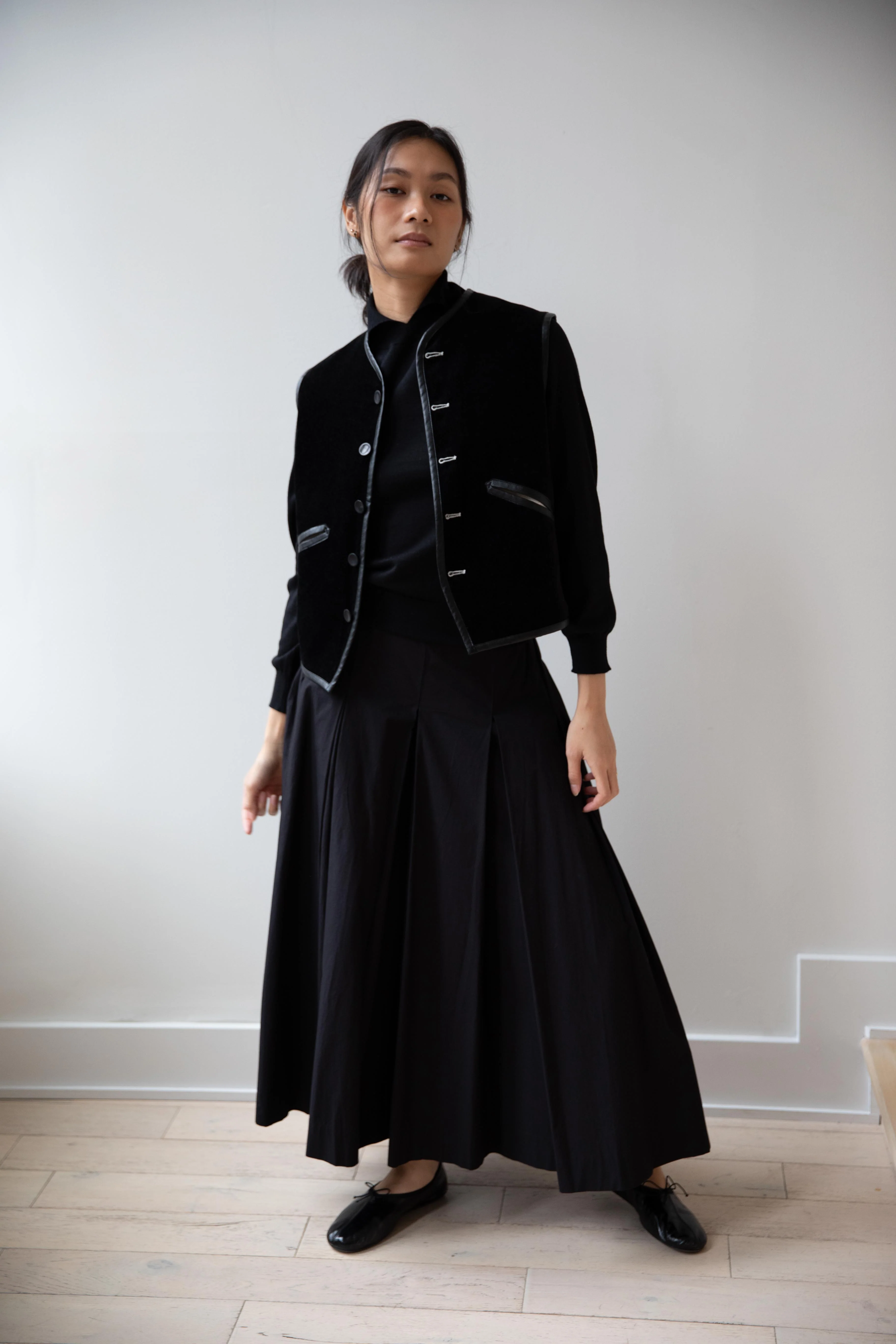 Aseedonclöud | Reversible Uniform Vest in Black Velvet & Cream Cotton - Image 39
