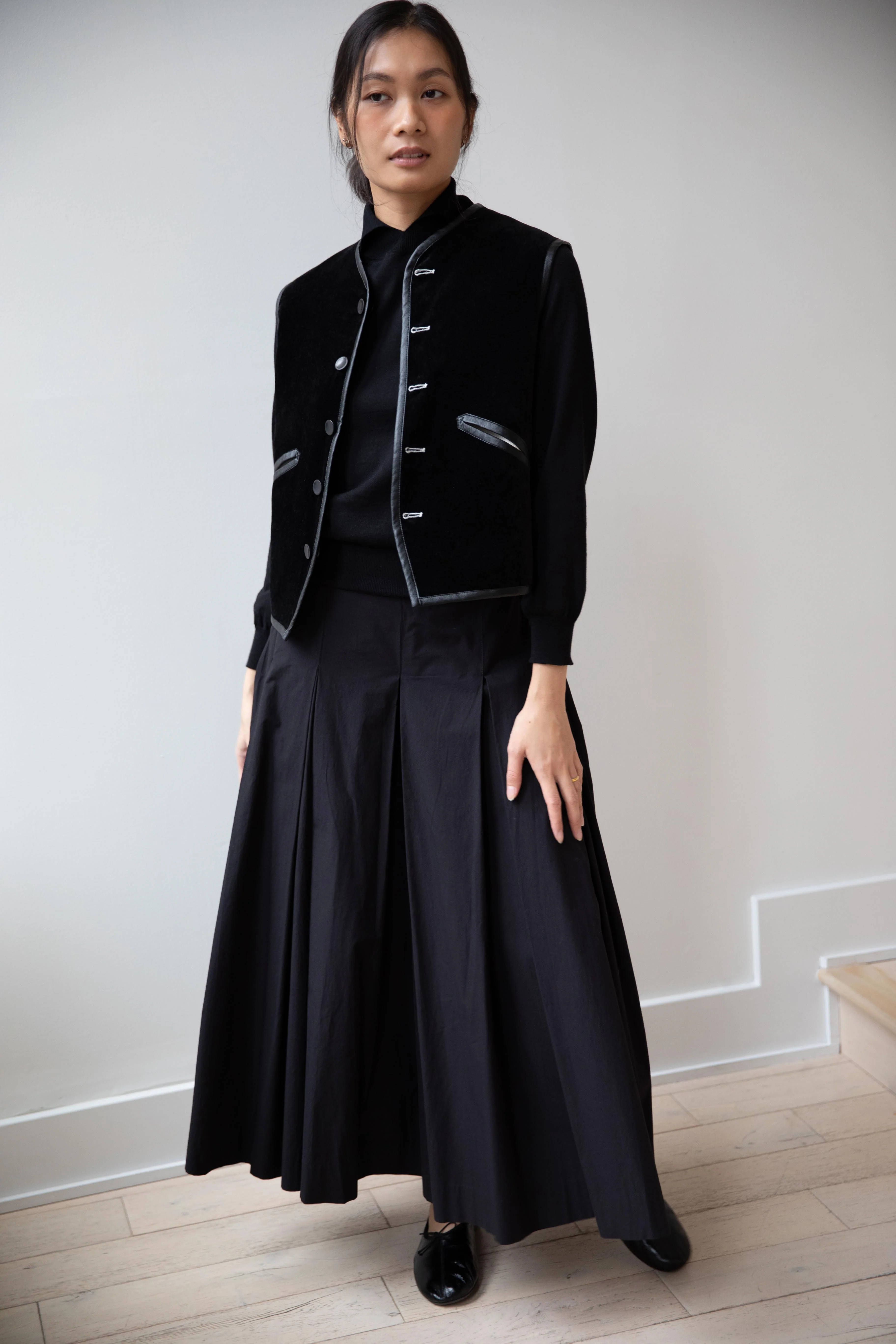 Aseedonclöud | Reversible Uniform Vest in Black Velvet & Cream Cotton - Image 43
