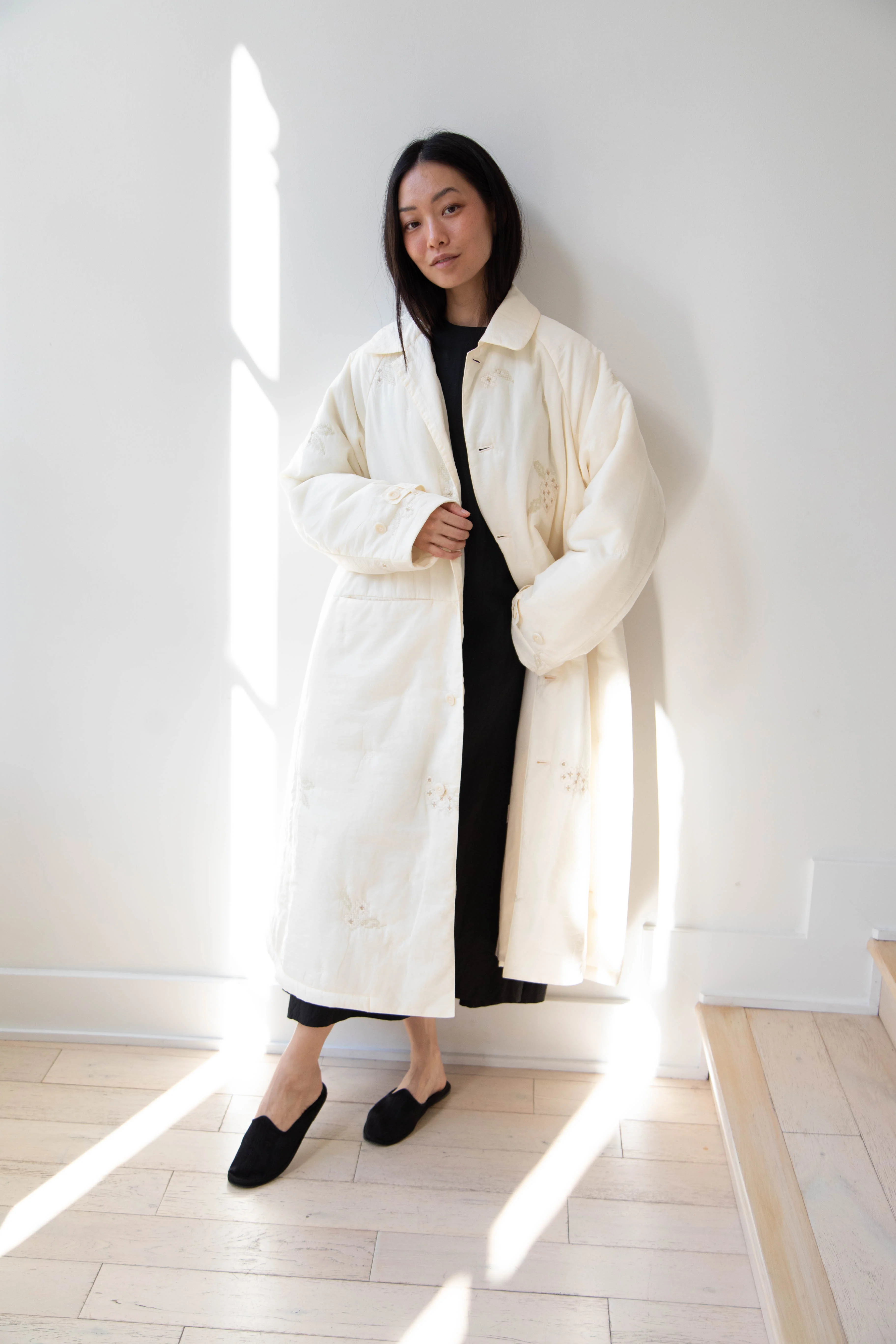 Aseedonclöud | Sankayo Embroidered Laboratory Coat in Ivory - Image 17