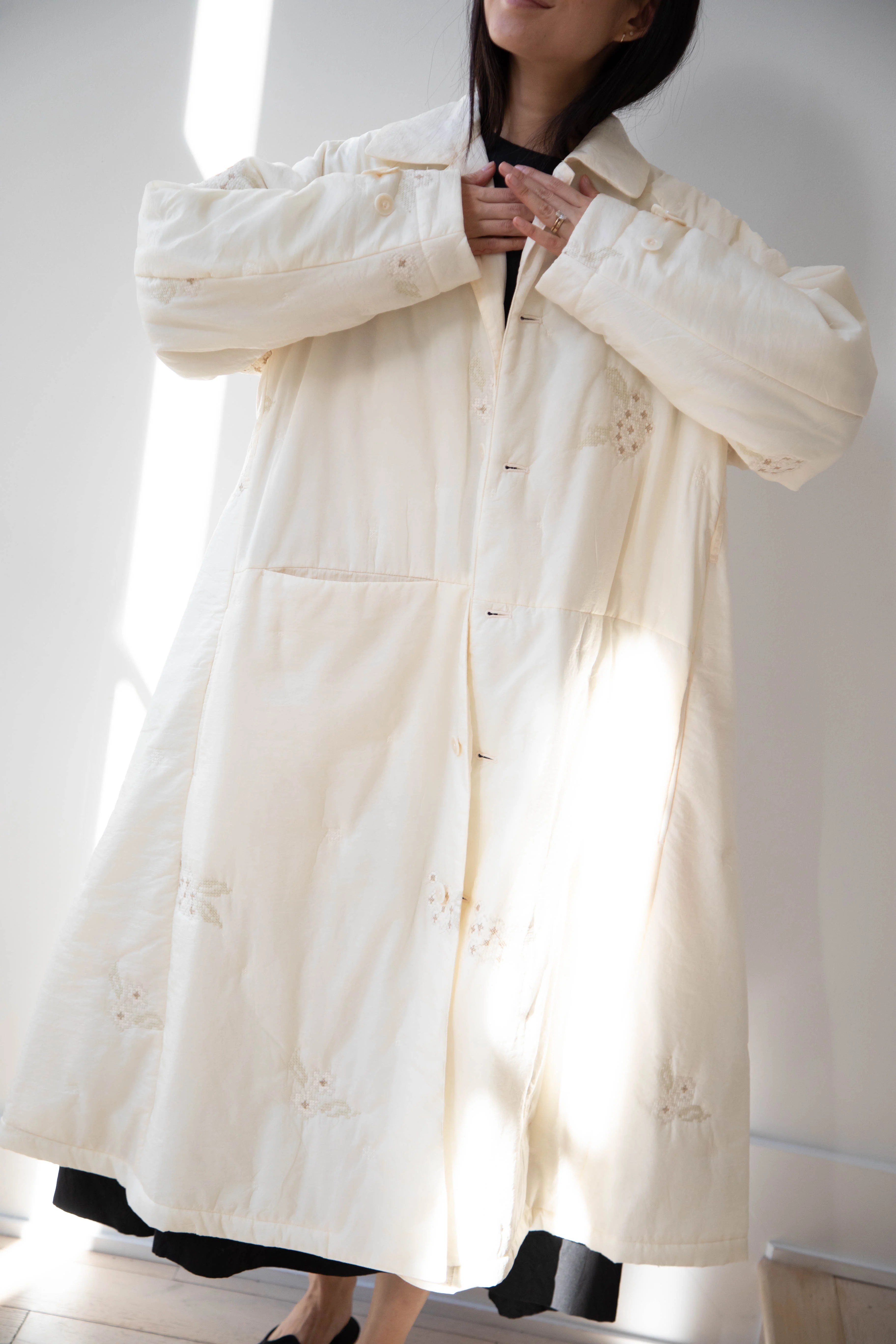 Aseedonclöud | Sankayo Embroidered Laboratory Coat in Ivory - Image 19