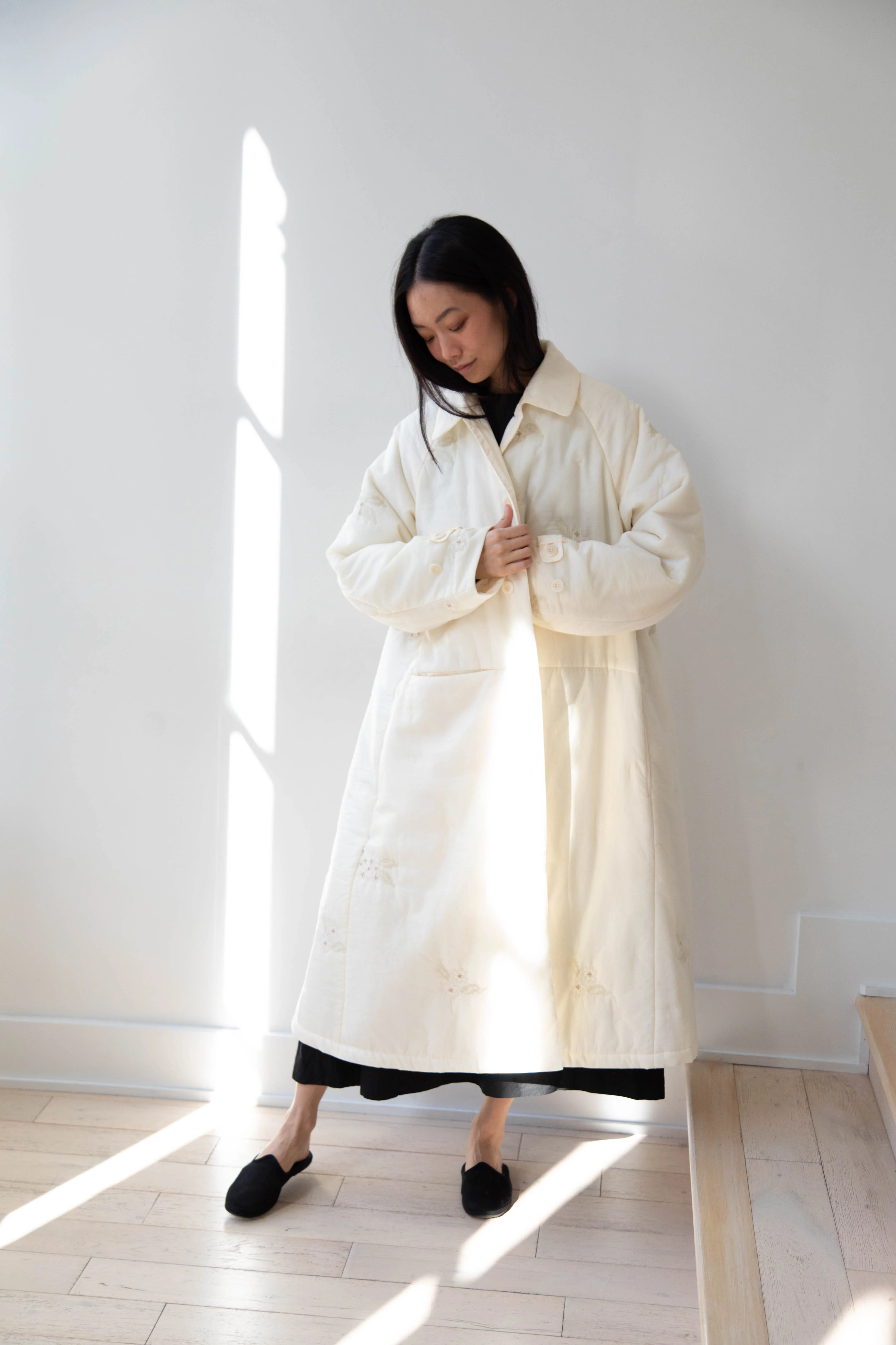 Aseedonclöud | Sankayo Embroidered Laboratory Coat in Ivory - Image 21