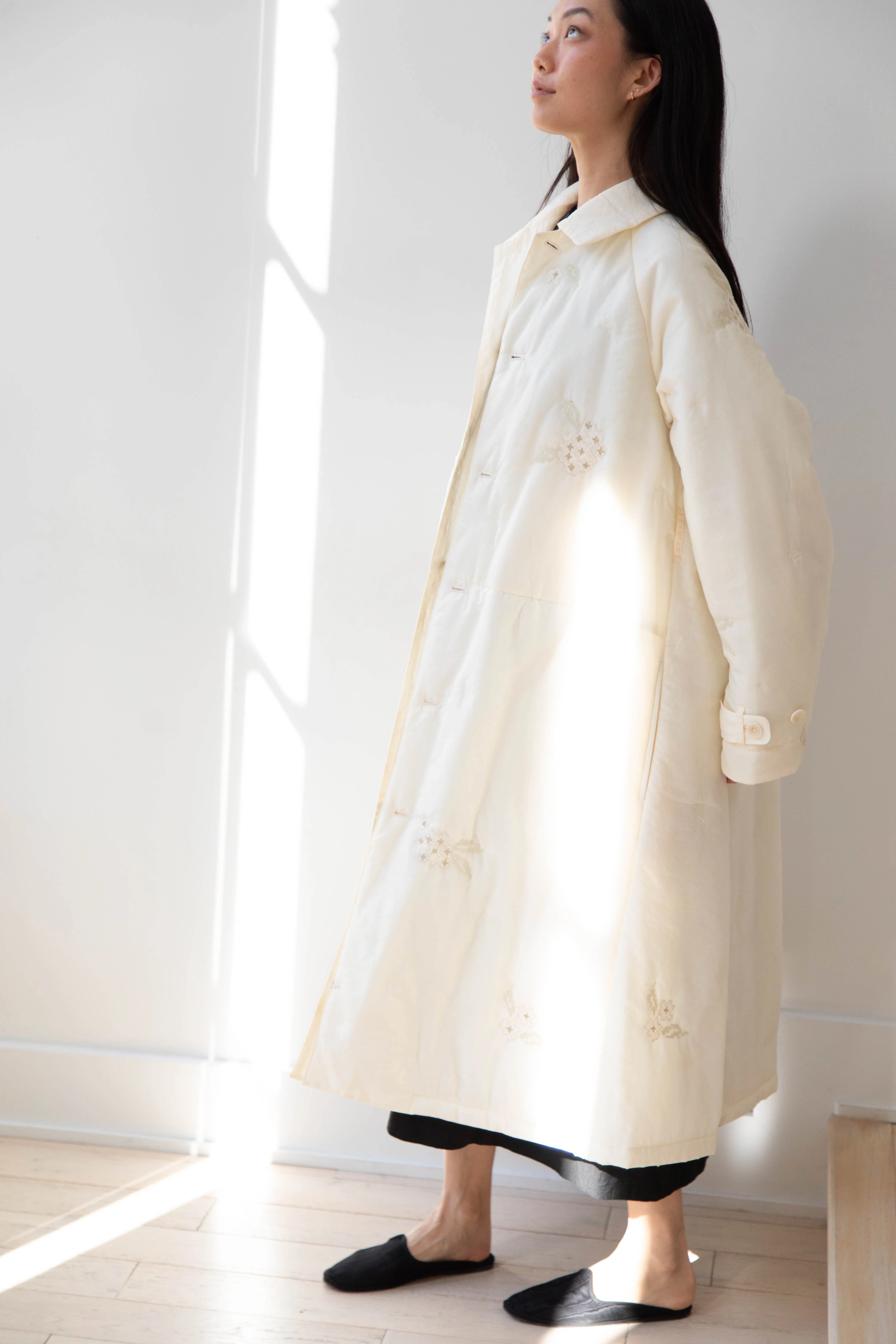 Aseedonclöud | Sankayo Embroidered Laboratory Coat in Ivory - Image 38