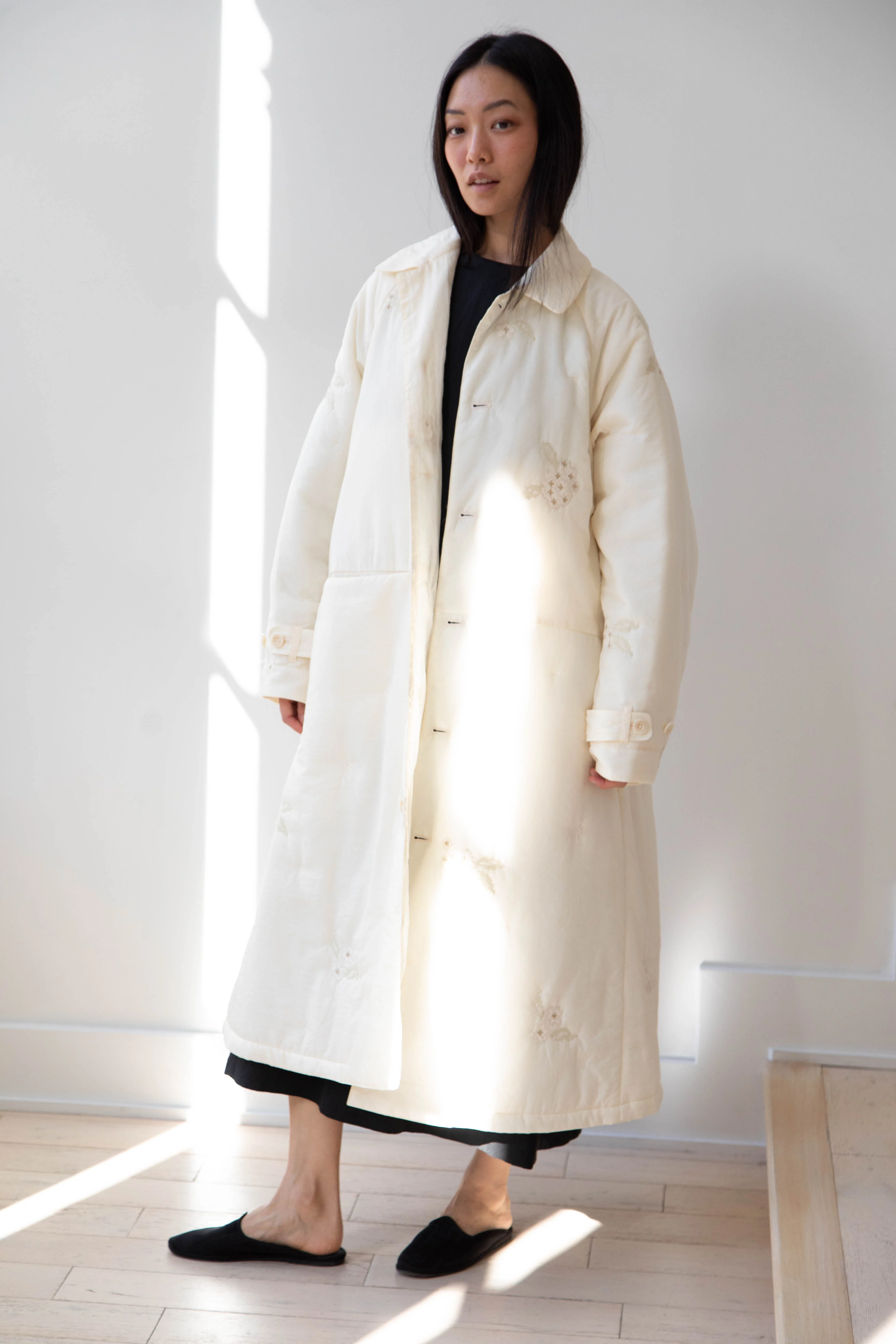 Aseedonclöud | Sankayo Embroidered Laboratory Coat in Ivory - Image 6