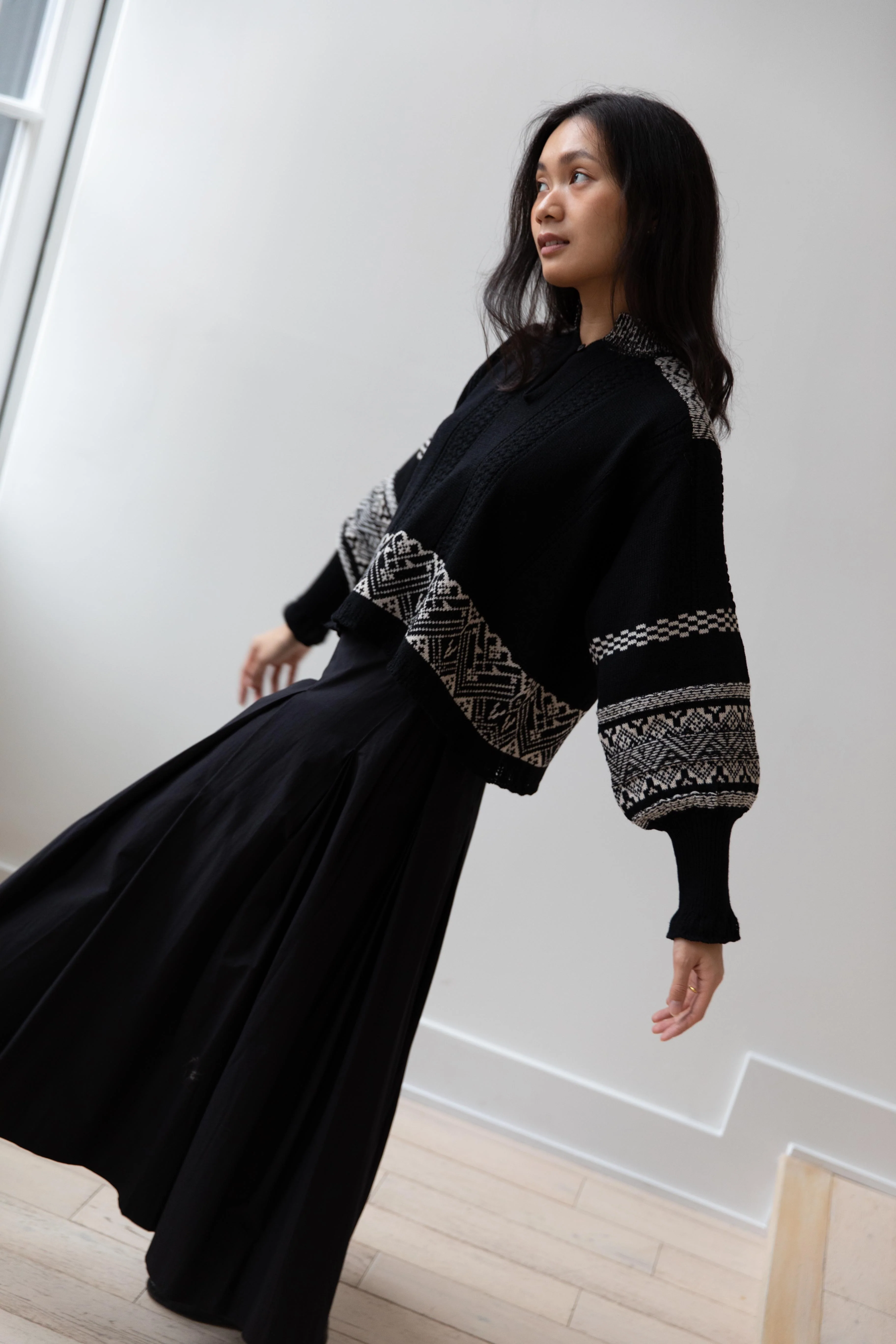 Aseedonclöud | Seiyakou Jacquard Sweater Blouse in Black - Image 27