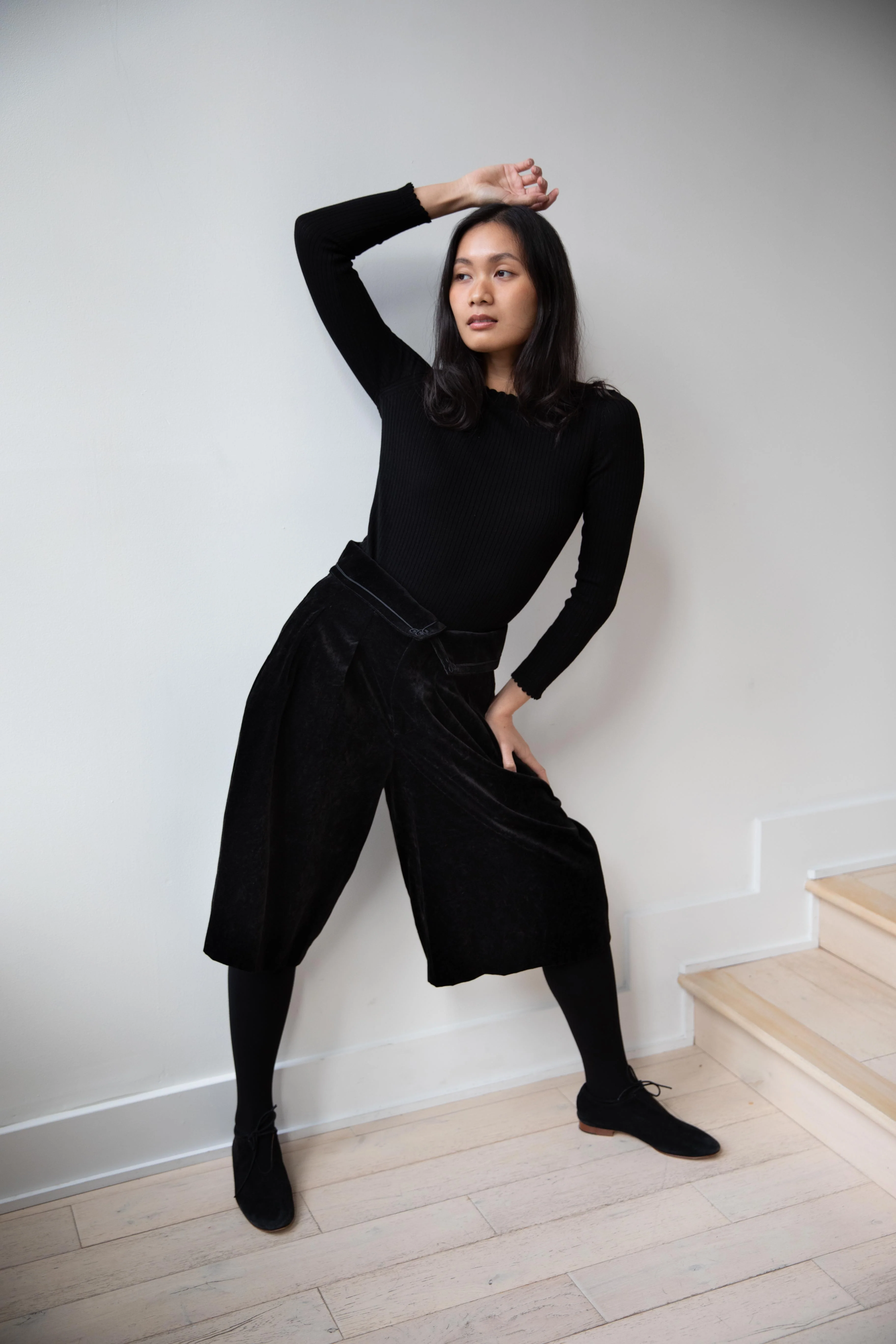 Aseedonclöud | Seiyakou Uniform Short Trousers in Black Velvet - Image 18