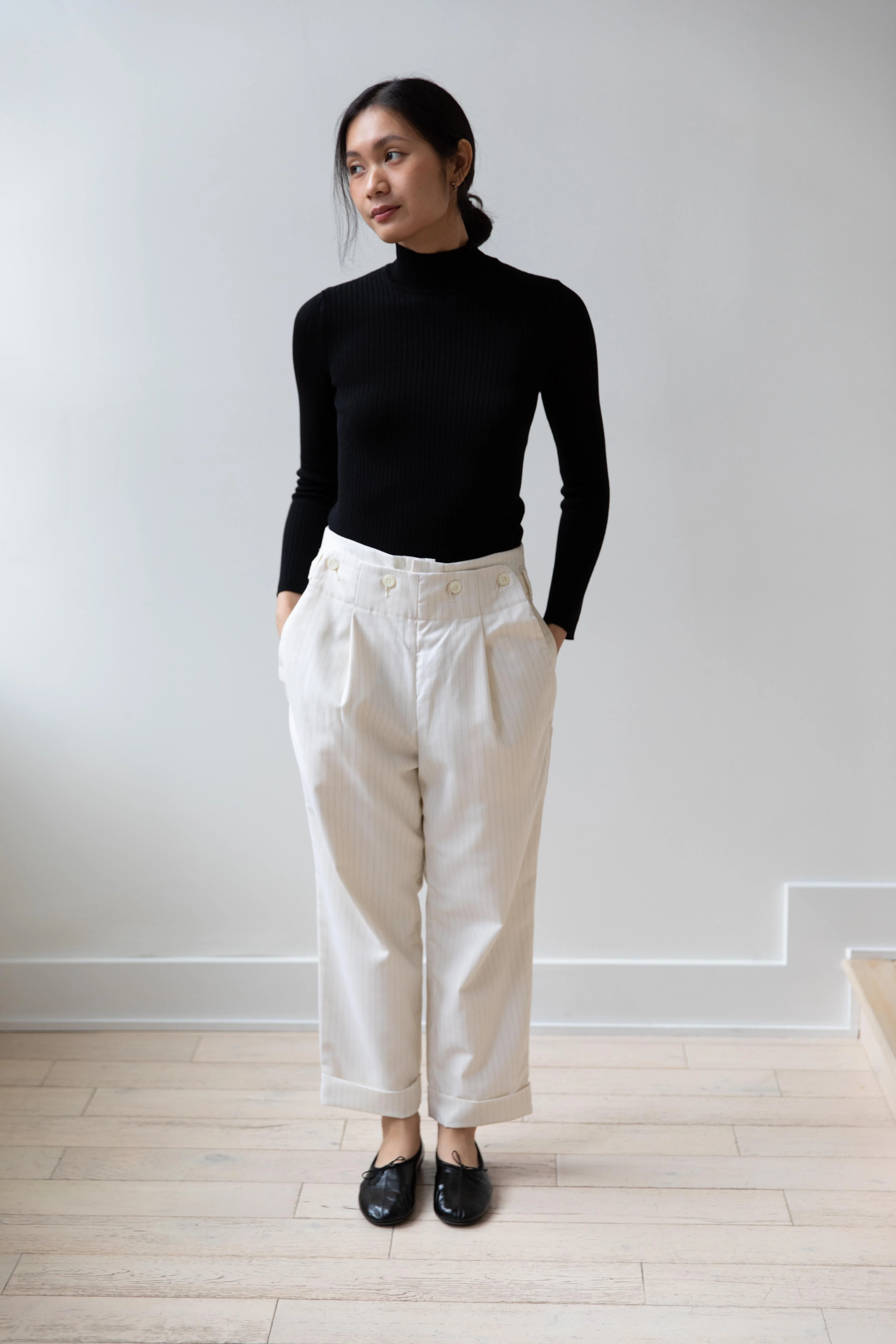 Aseedonclöud | Study Uniform Slacks in Off White - Image 3
