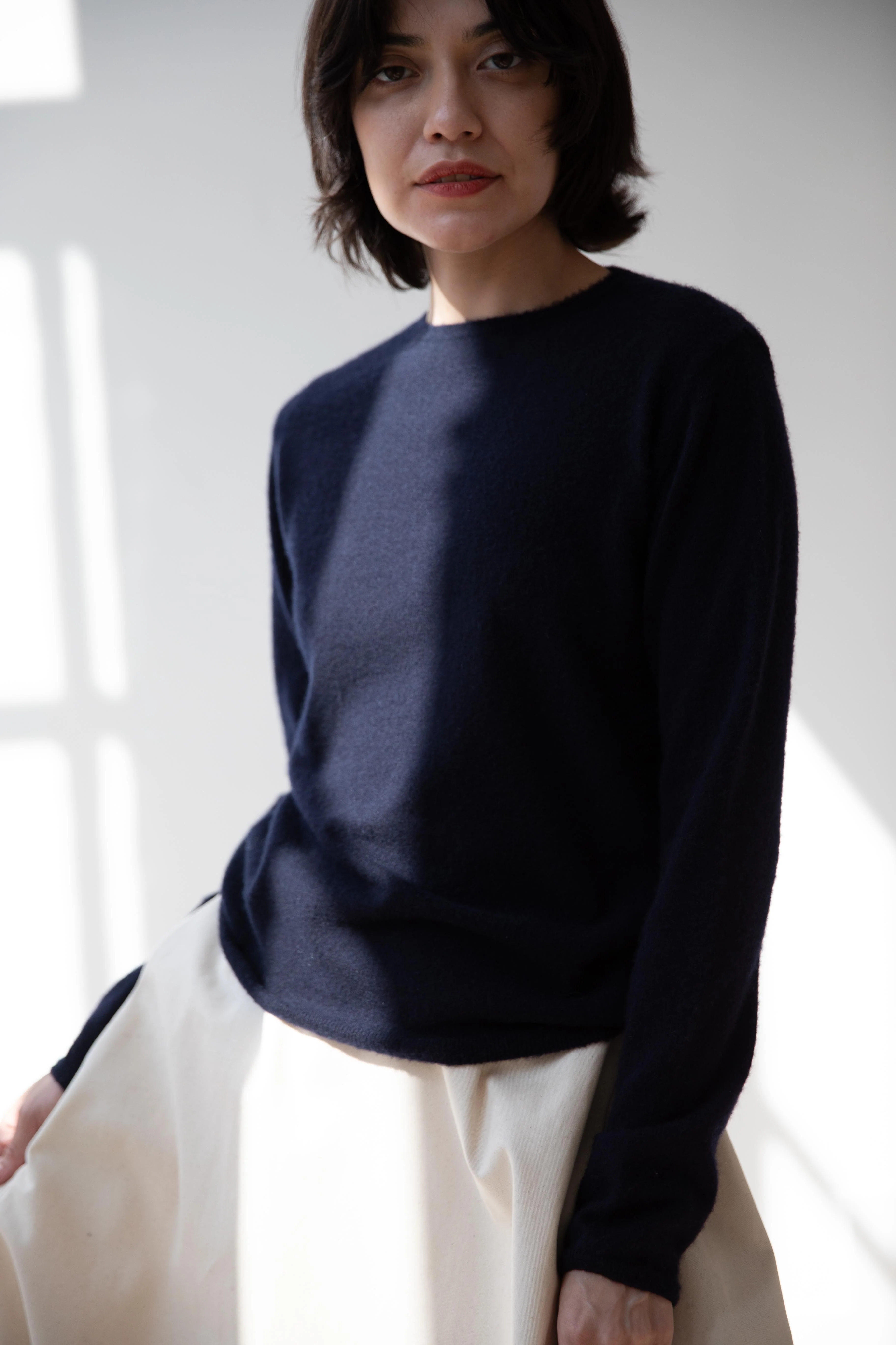 Auralee | Brushed Cashmere Cotton Knit Boat Neck Pullover in Navy Blue - Image 3