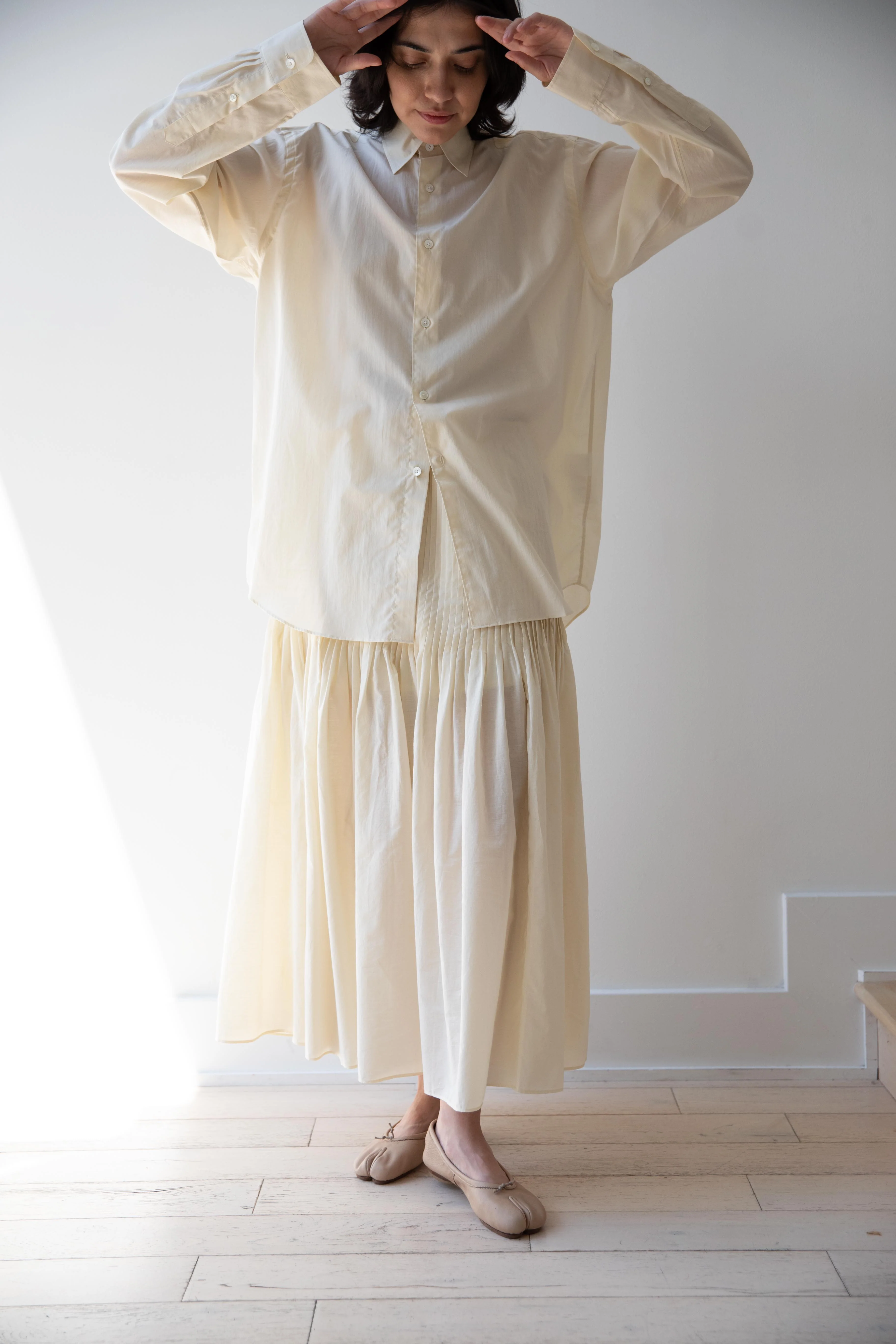 Auralee | Cotton Lawn Pin-Tuck Skirt in Ivory White - Image 33