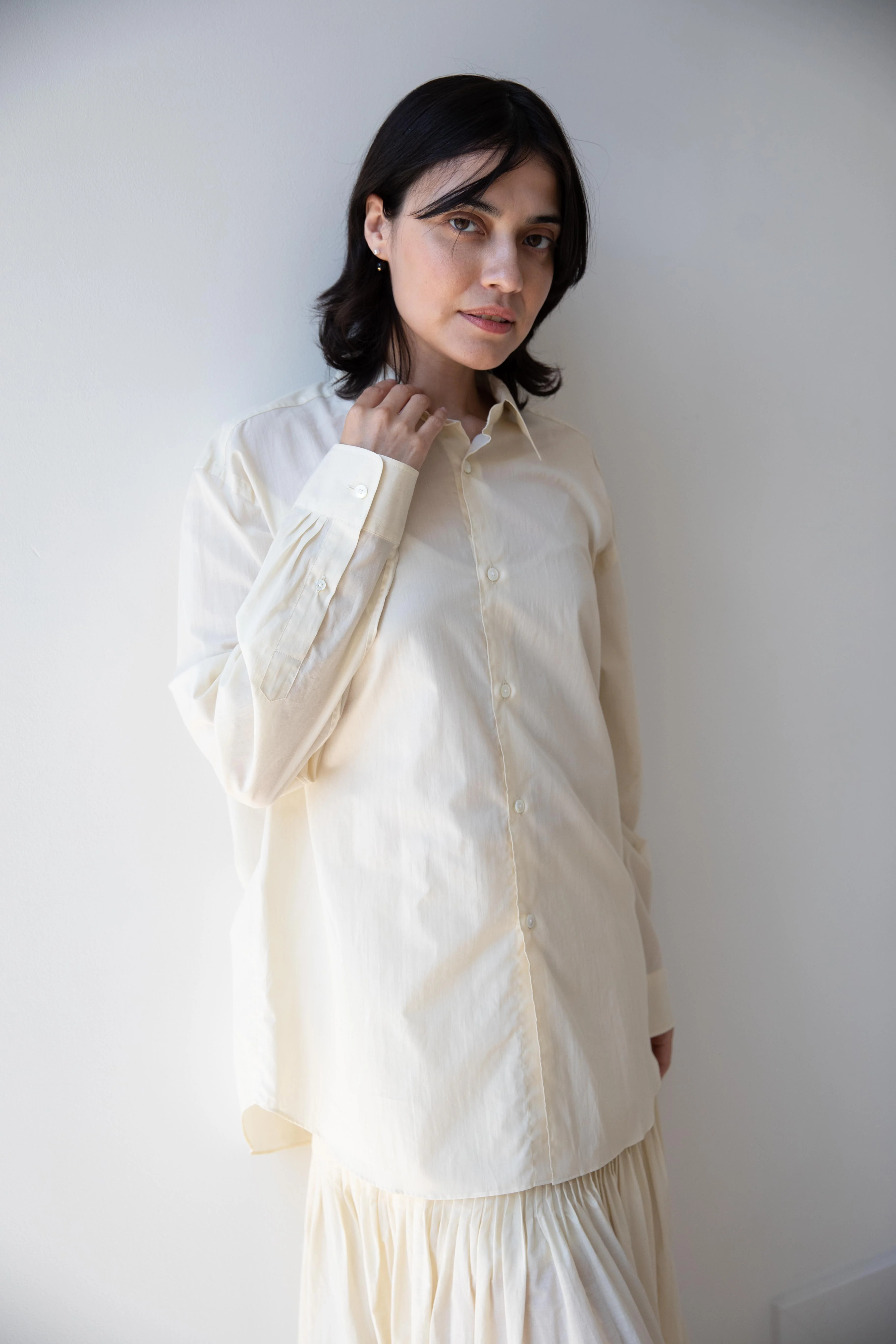 Auralee | Cotton Lawn Shirt in Ivory White - Image 2