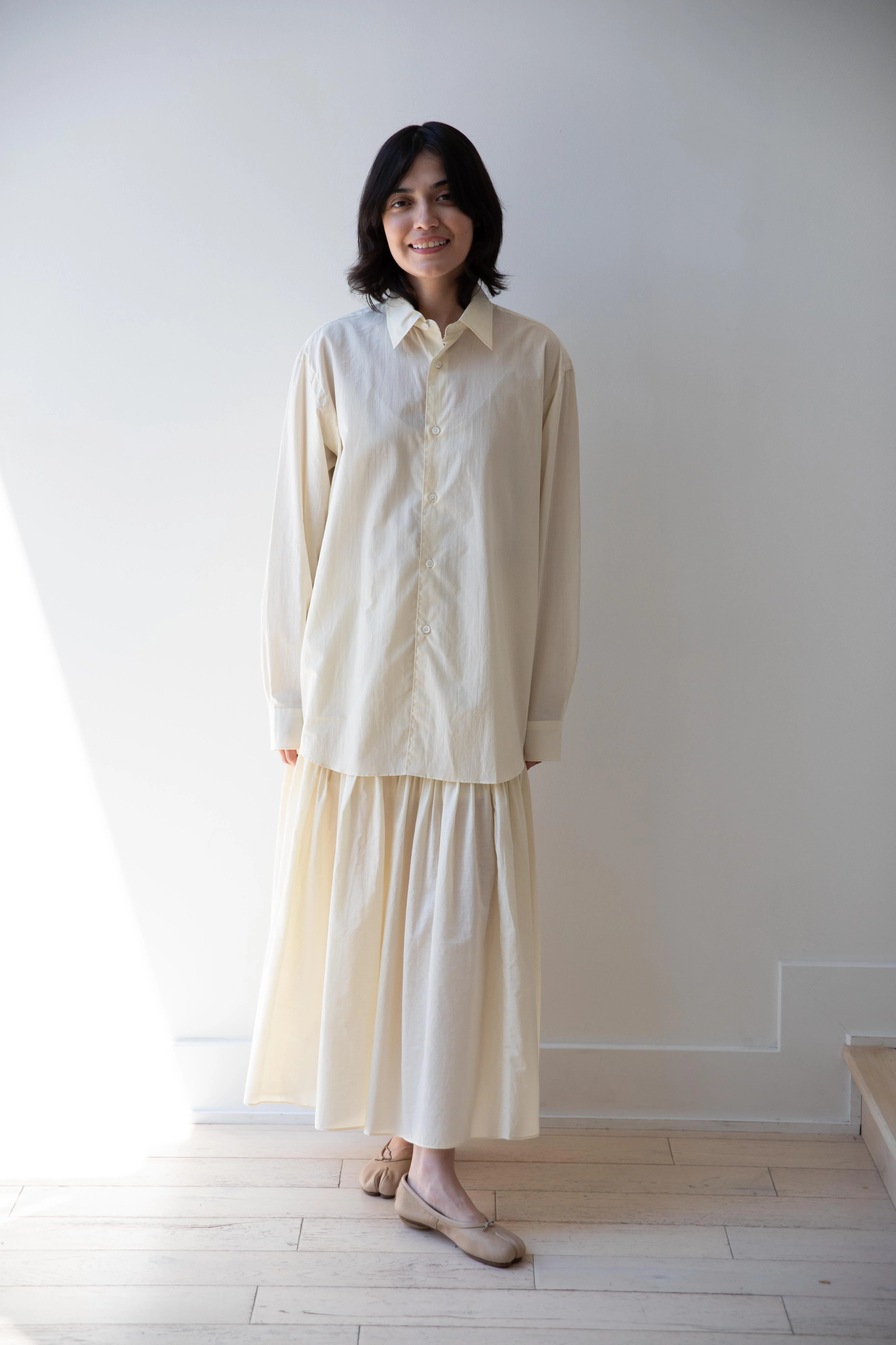 Auralee | Cotton Lawn Shirt in Ivory White - Image 3