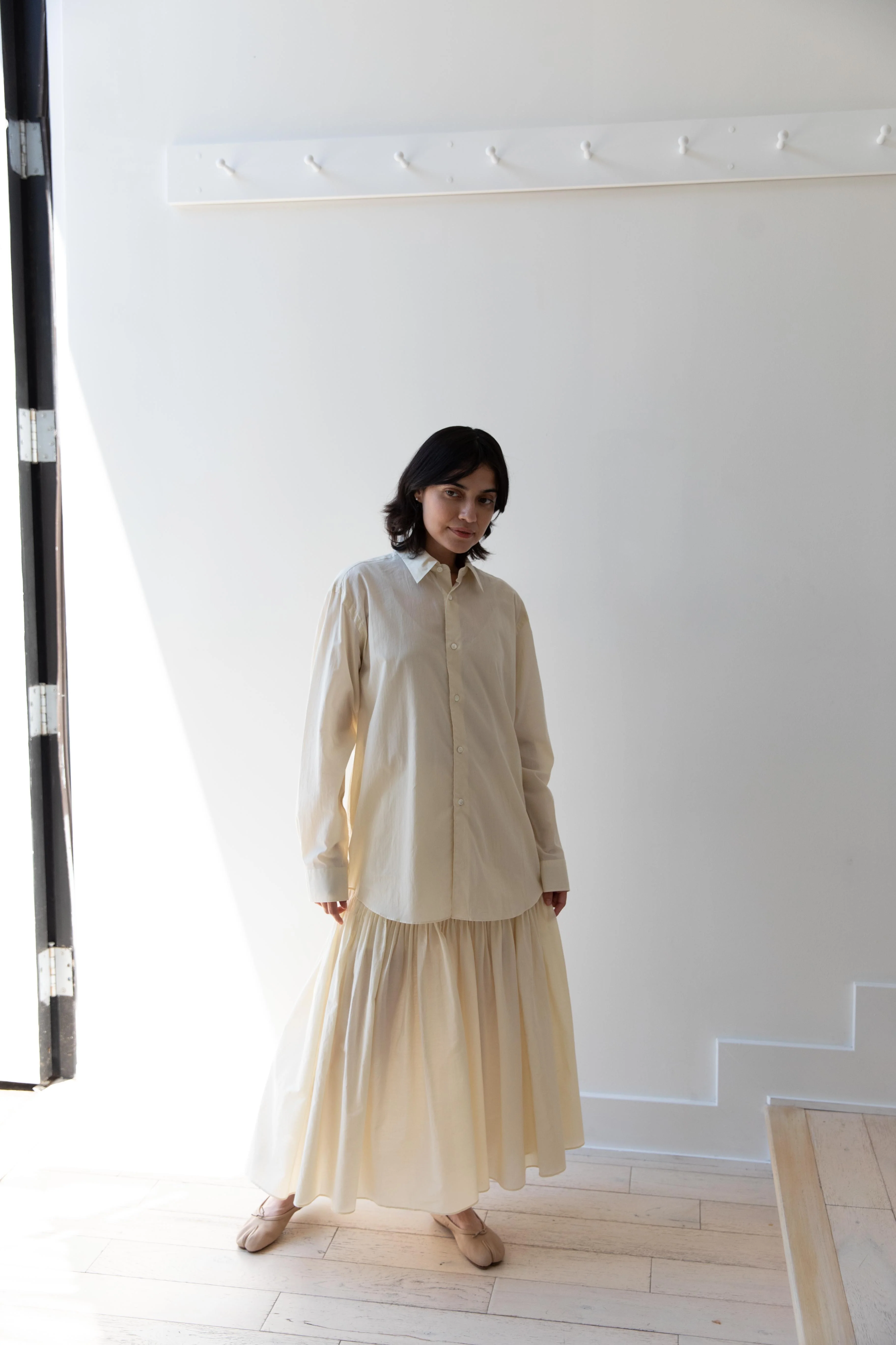 Auralee | Cotton Lawn Shirt in Ivory White - Image 7