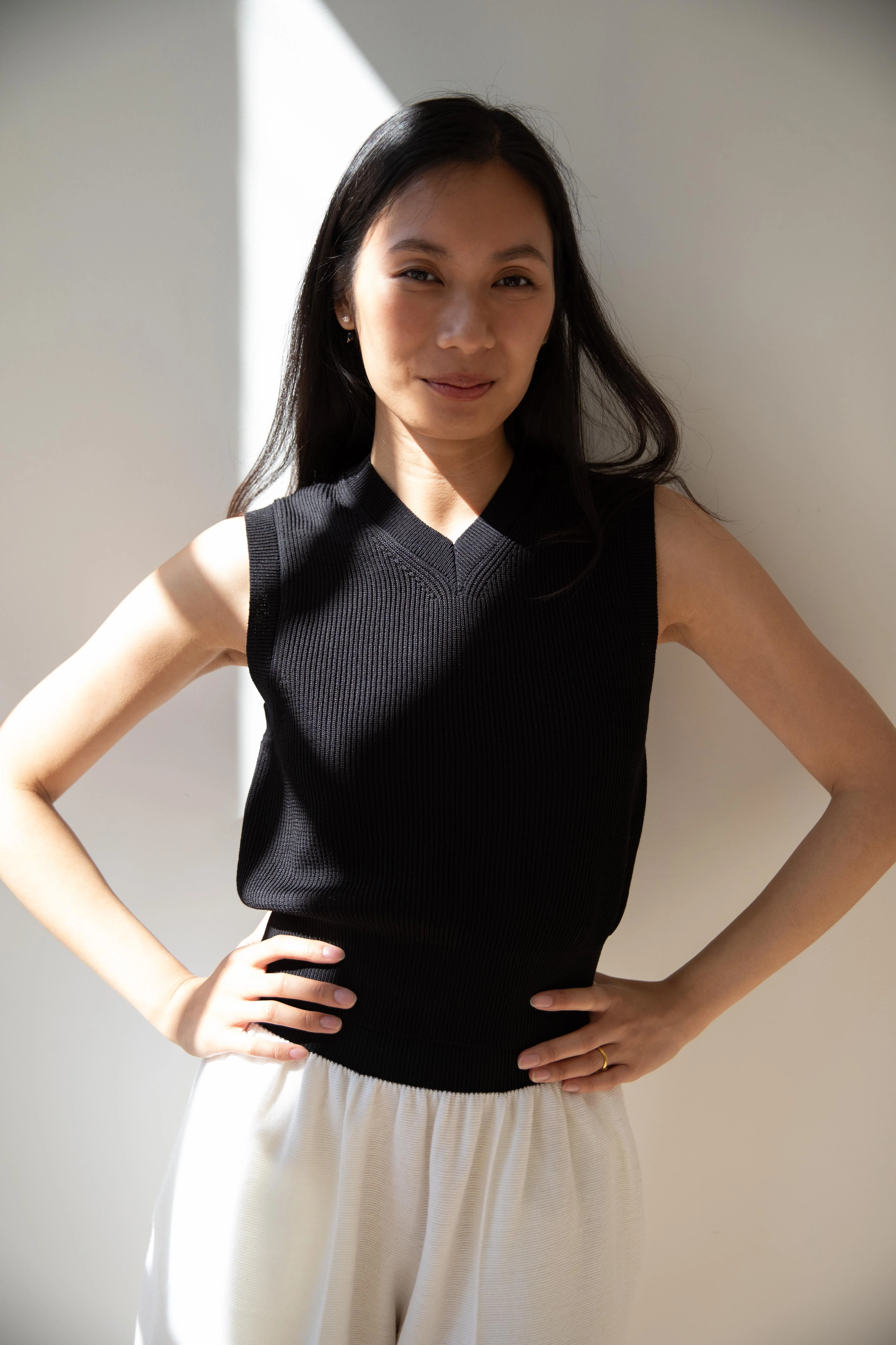 Auralee | Flat Yarn Rib Knit Vest in Black - Image 12