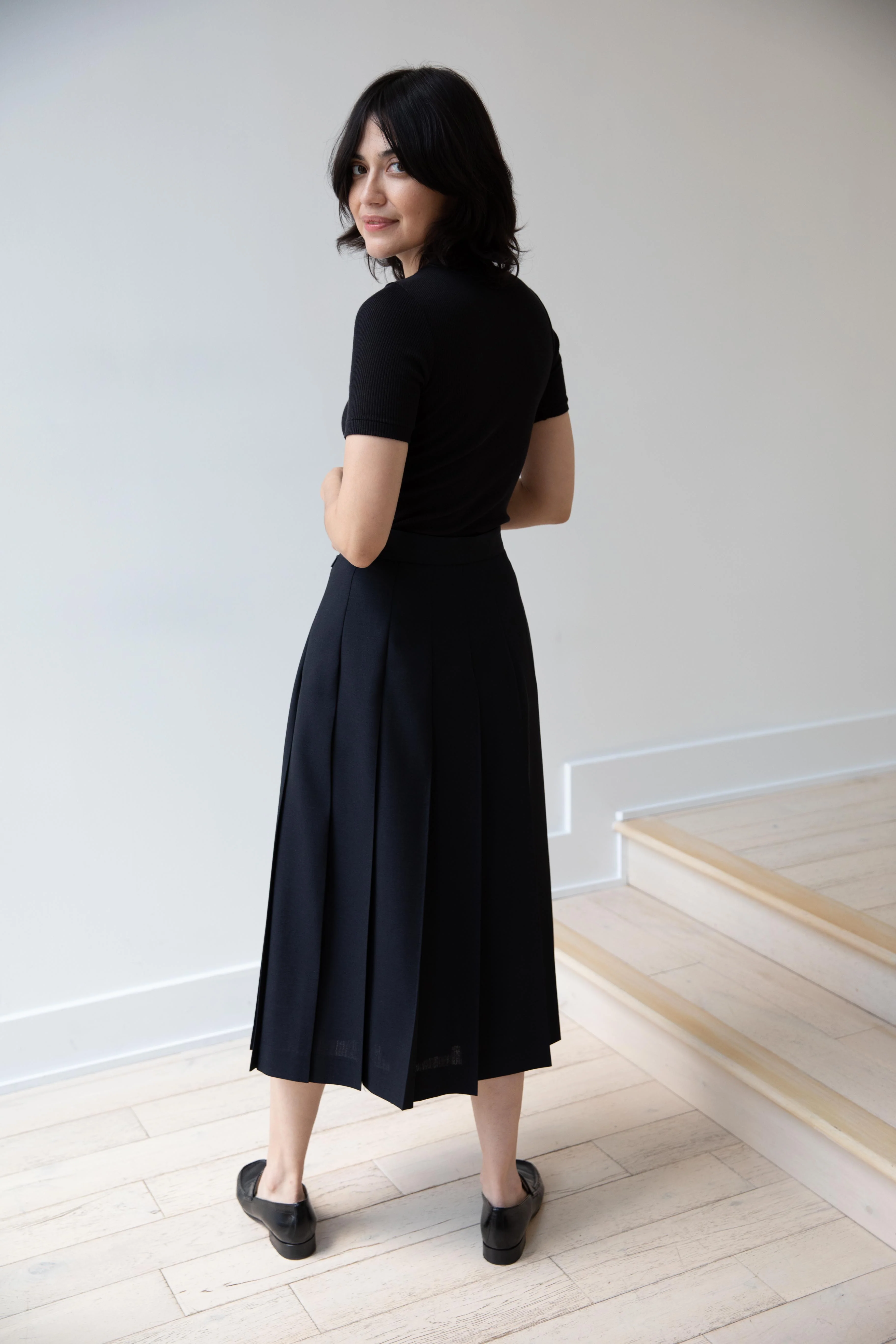 Auralee | Hopsack Pleated Skirt in Dark Navy - Image 26