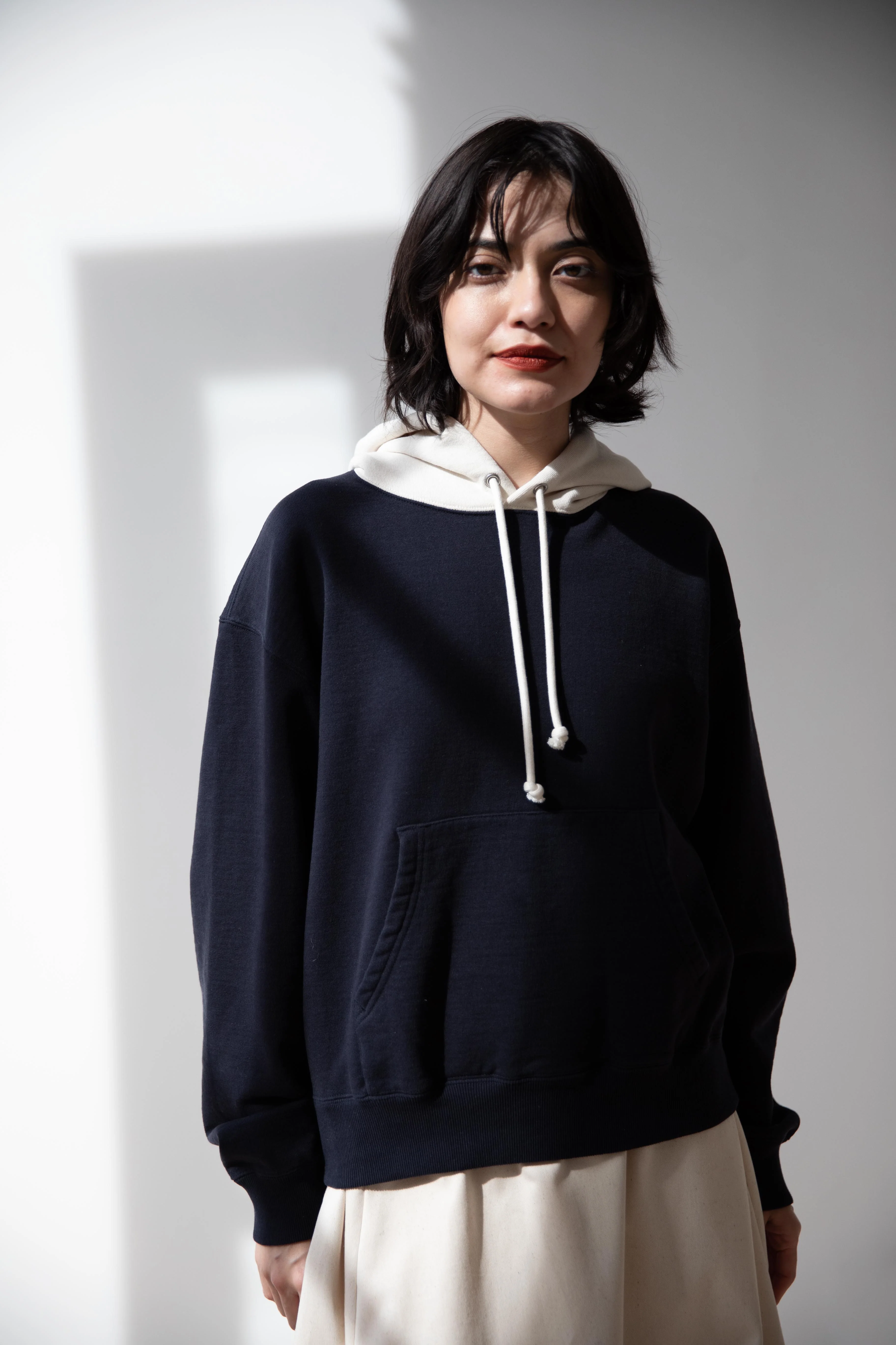 Auralee | Sweatshirt in Navy & White - Image 2