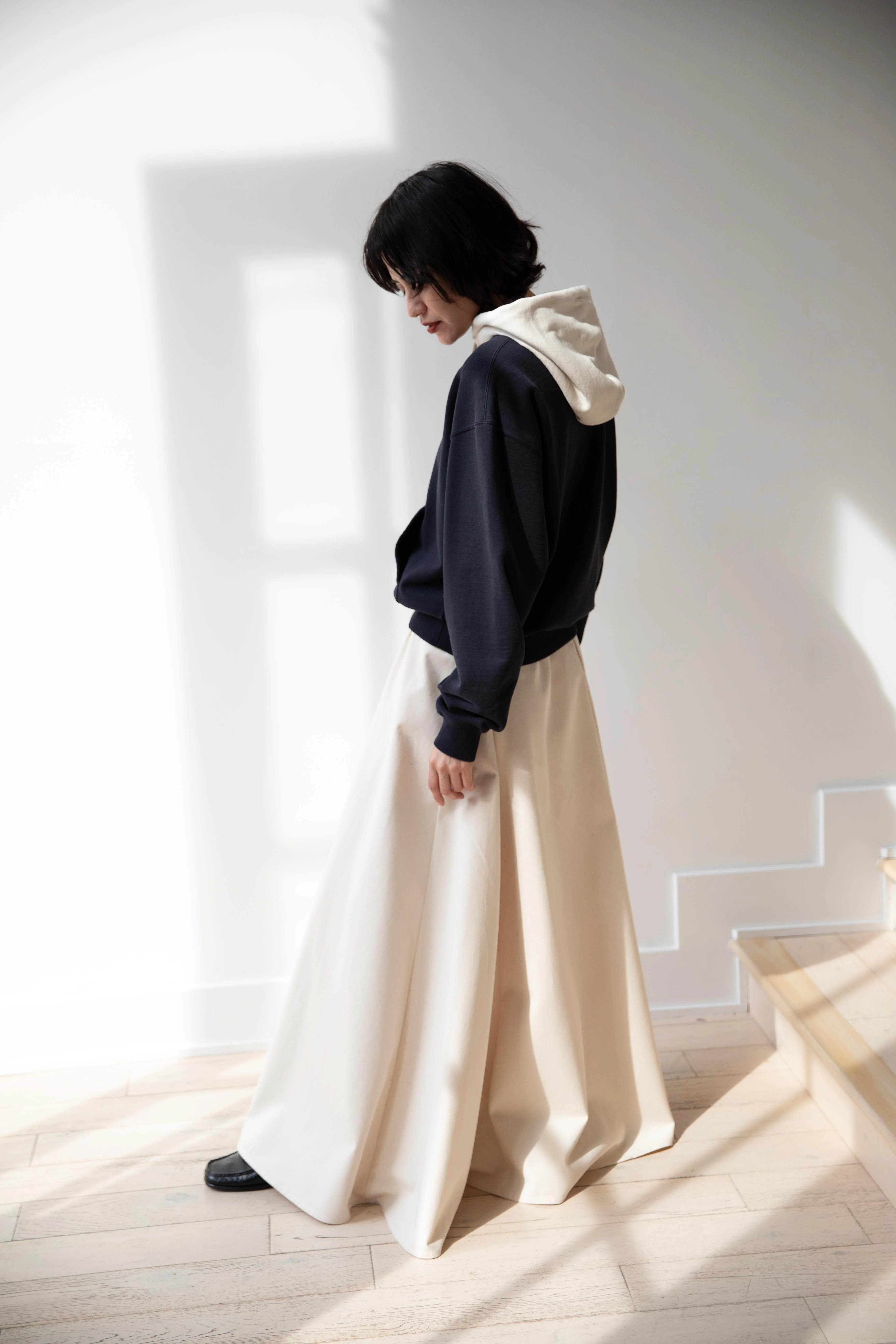 Auralee | Sweatshirt in Navy & White - Image 37