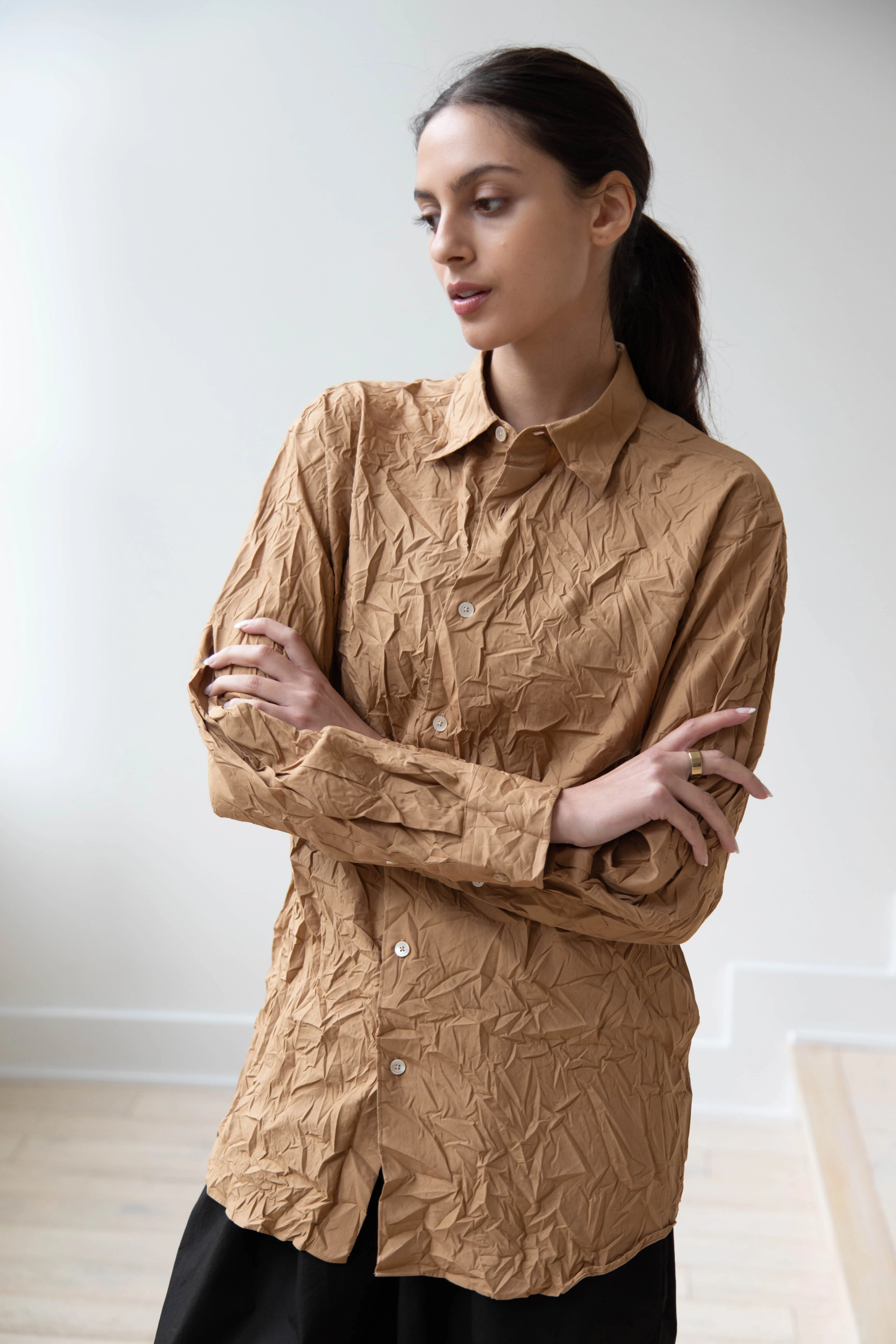 Auralee | Wrinkled Washed Finx Shirt in Brown - Image 12