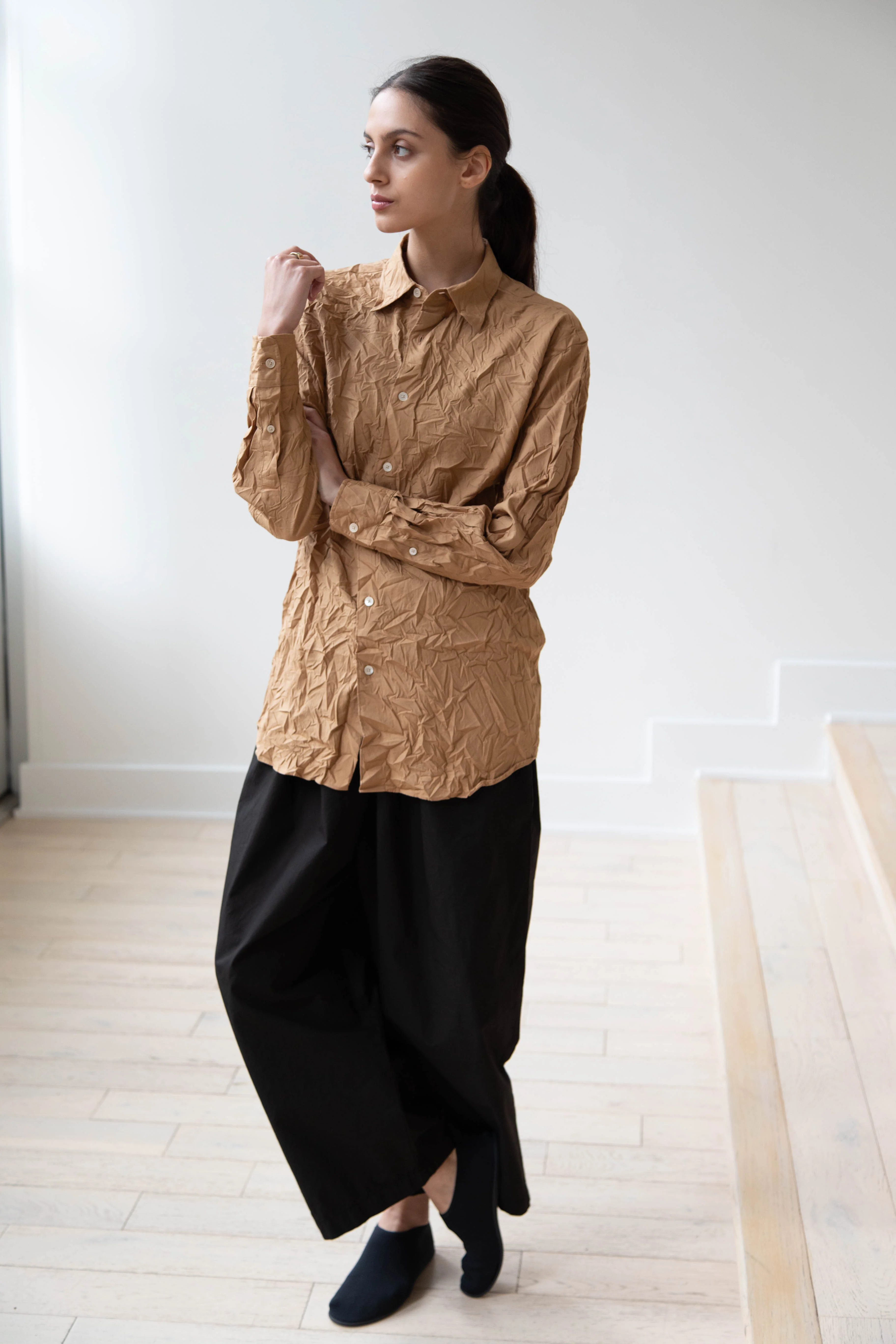 Auralee | Wrinkled Washed Finx Shirt in Brown - Image 14