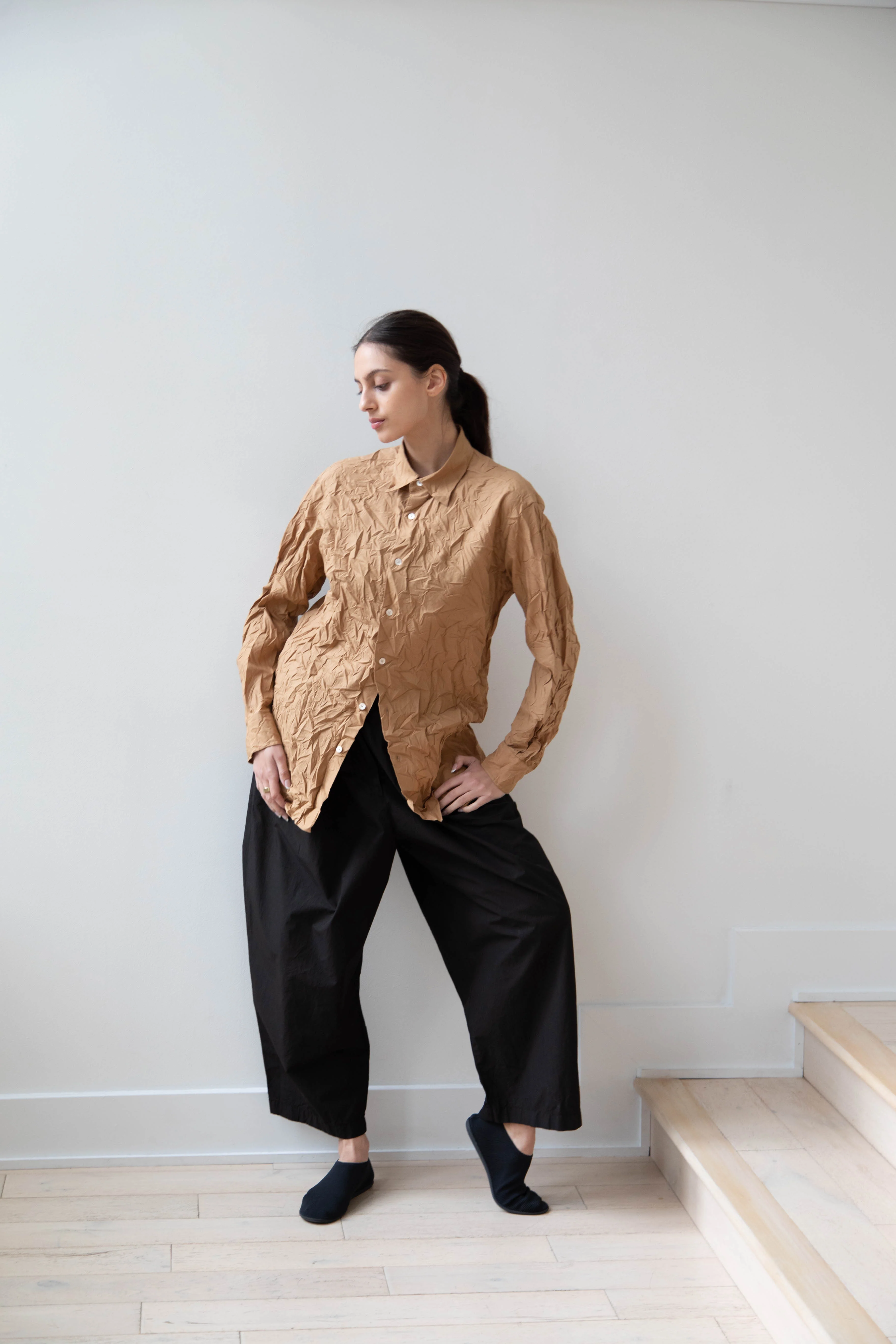 Auralee | Wrinkled Washed Finx Shirt in Brown - Image 22