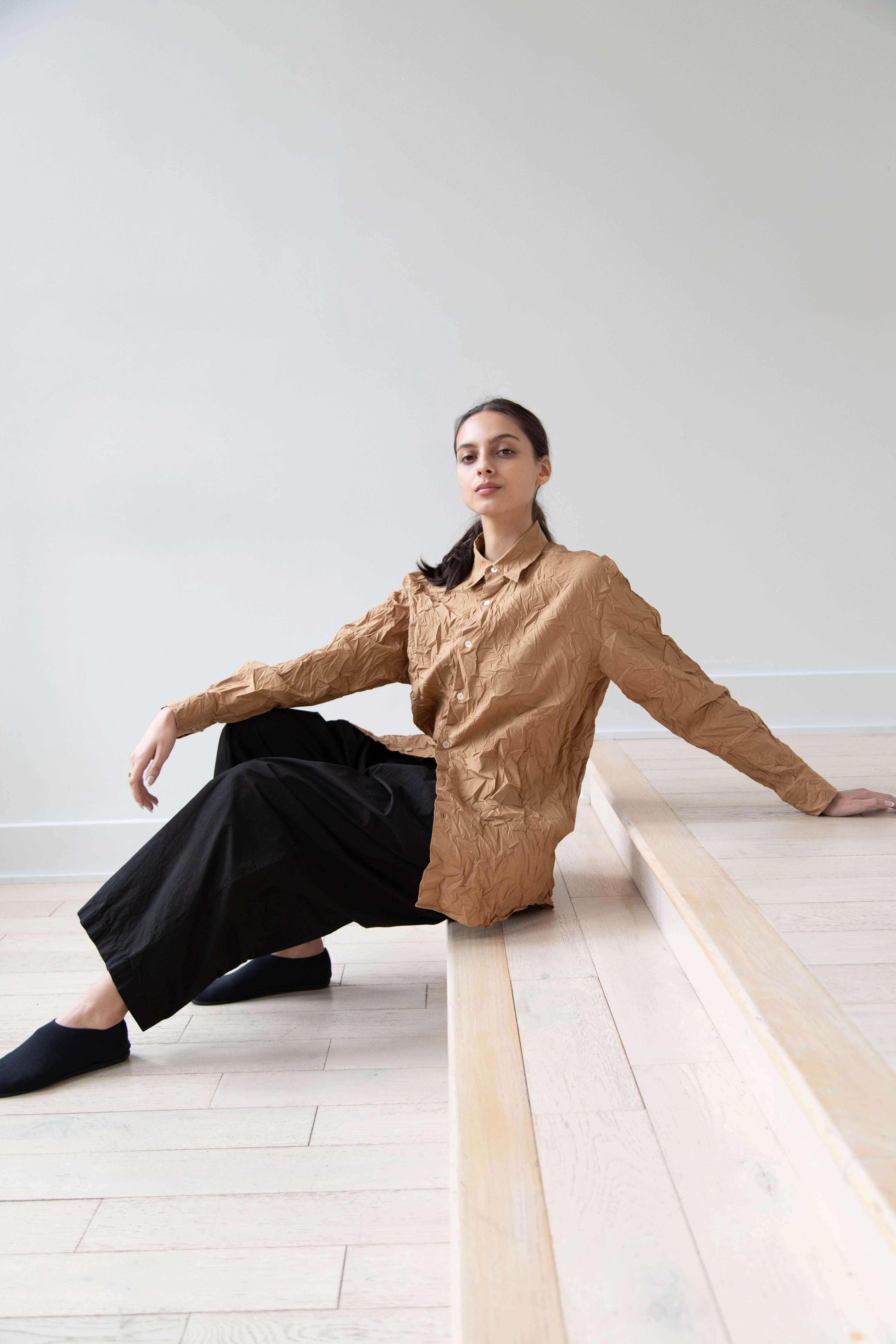 Auralee | Wrinkled Washed Finx Shirt in Brown - Image 30