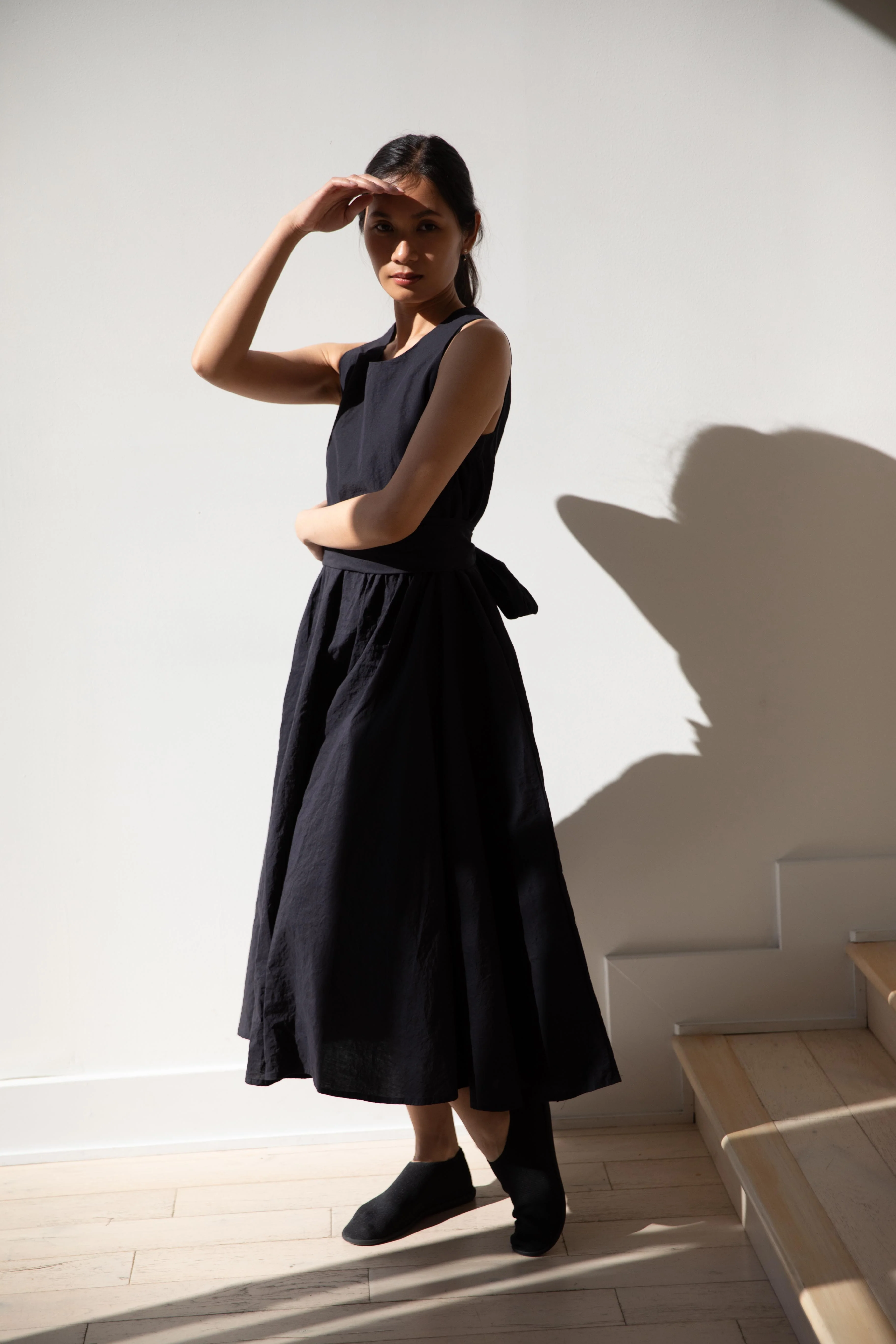 Bergfabel | Apron Dress in Midnight Cotton Linen - Image 41