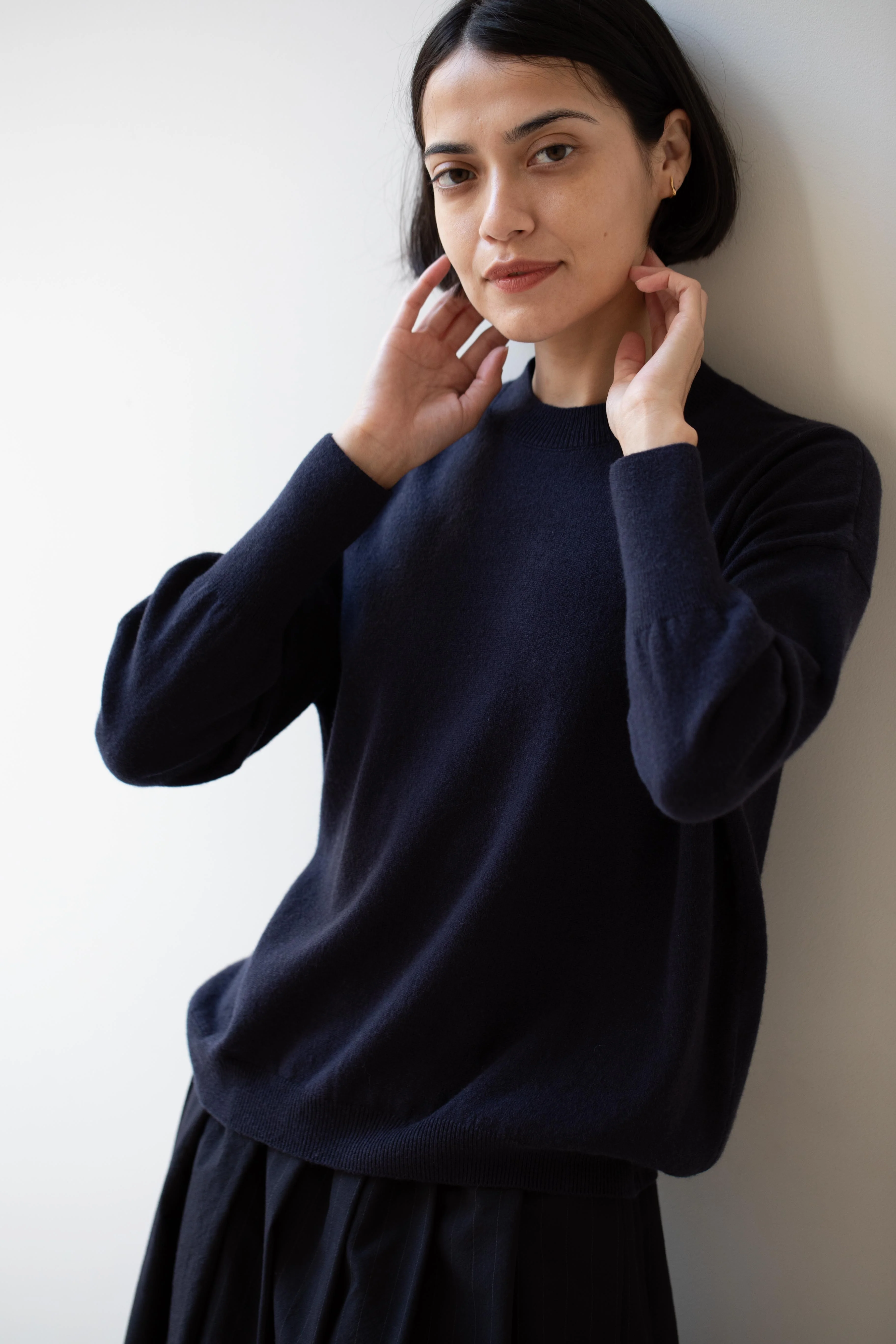 Bergfabel | Cashmere Sweater in Navy - Image 15