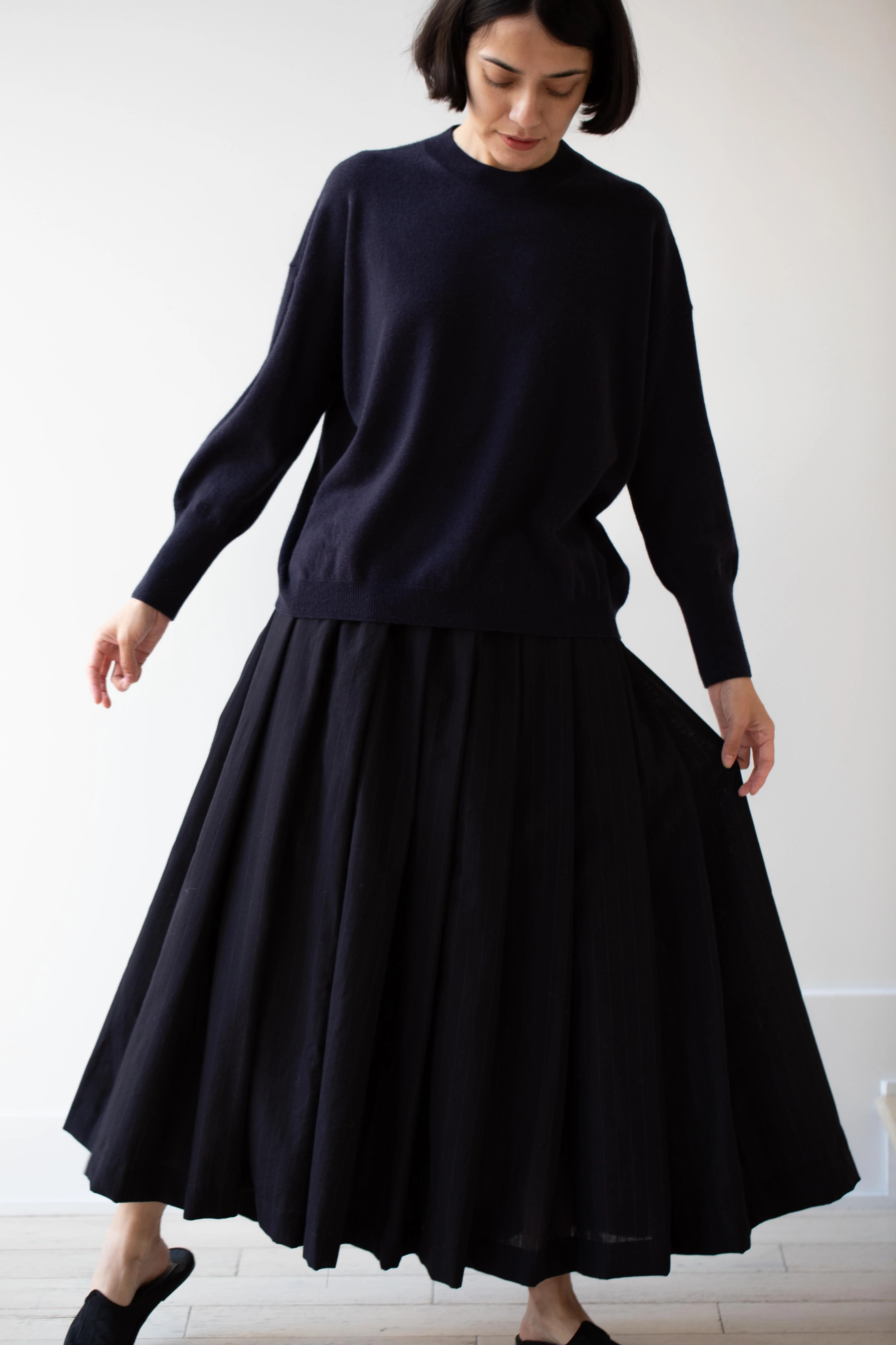 Bergfabel | Cashmere Sweater in Navy - Image 5