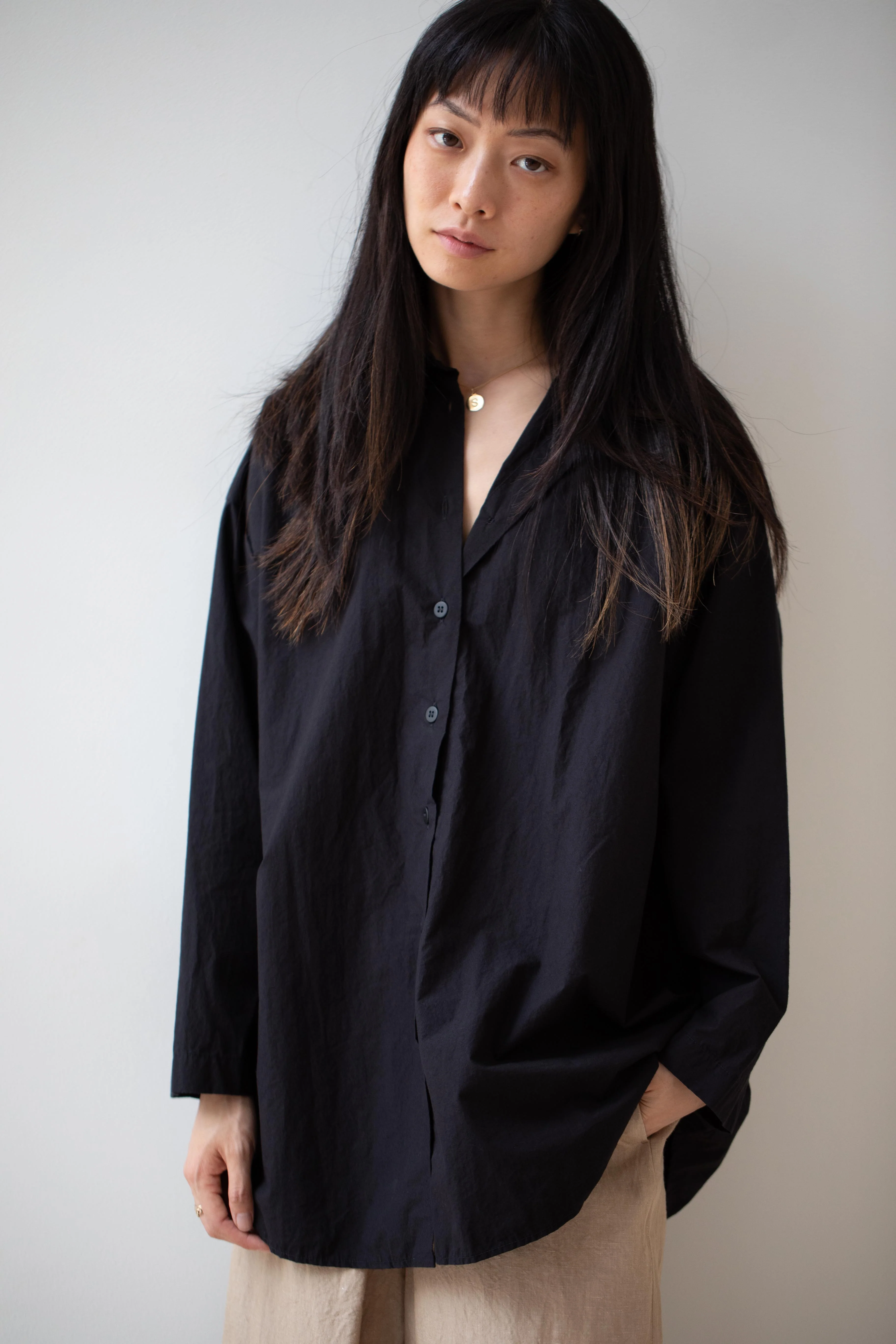 Bergfabel | Long Overshirt in Black - Image 11