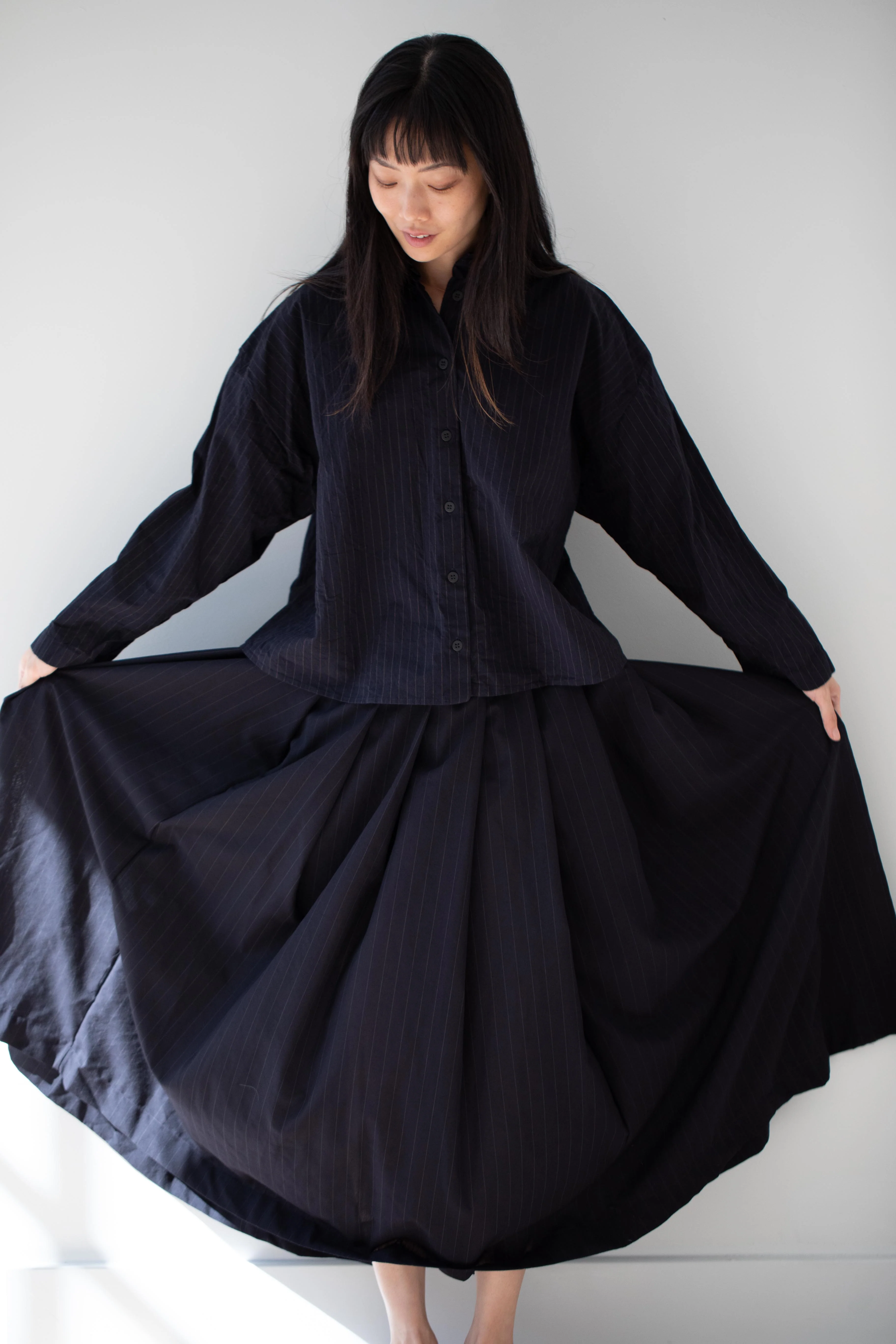 Bergfabel | Short Overshirt in Navy Pin Stripe - Image 22
