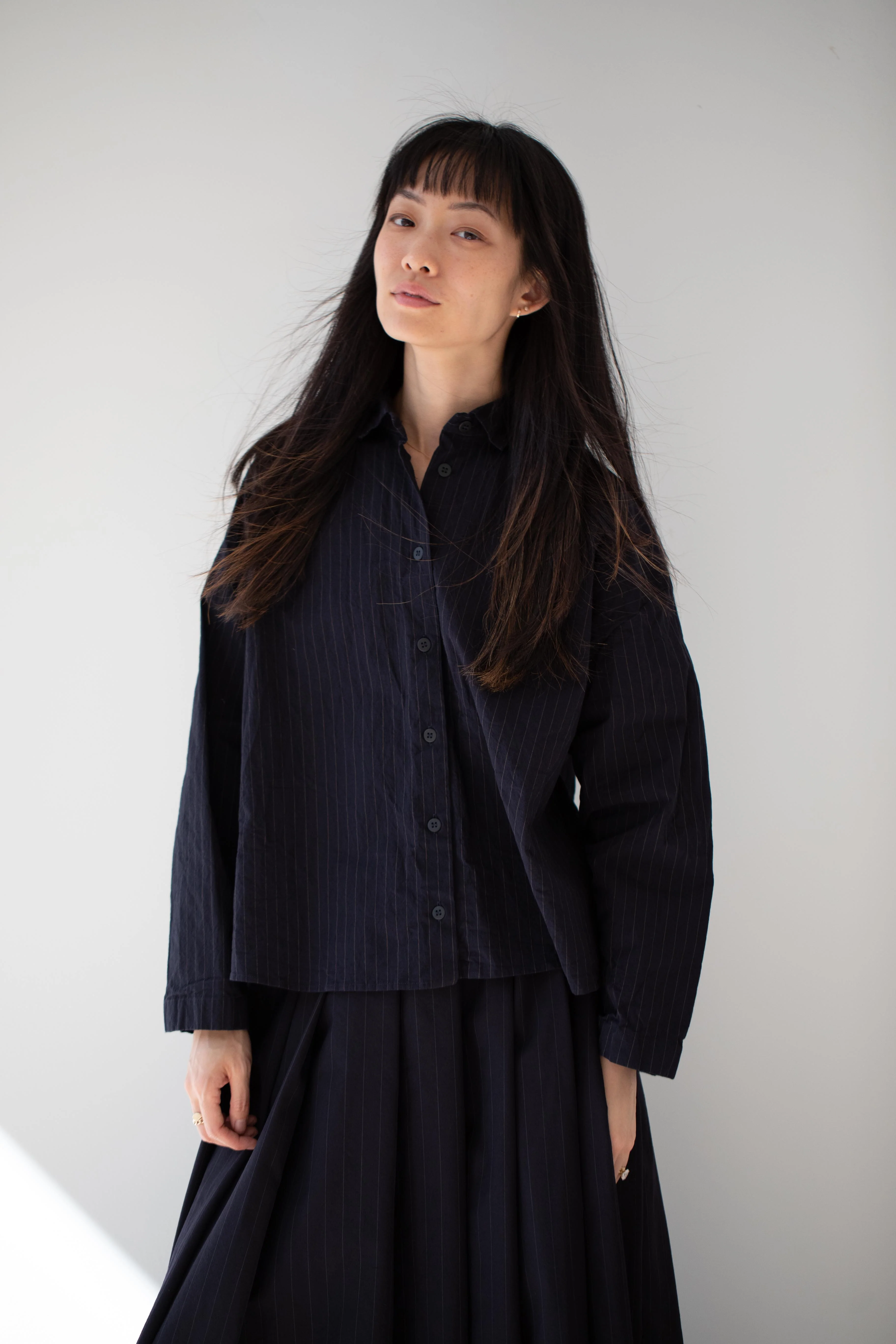 Bergfabel | Short Overshirt in Navy Pin Stripe - Image 7