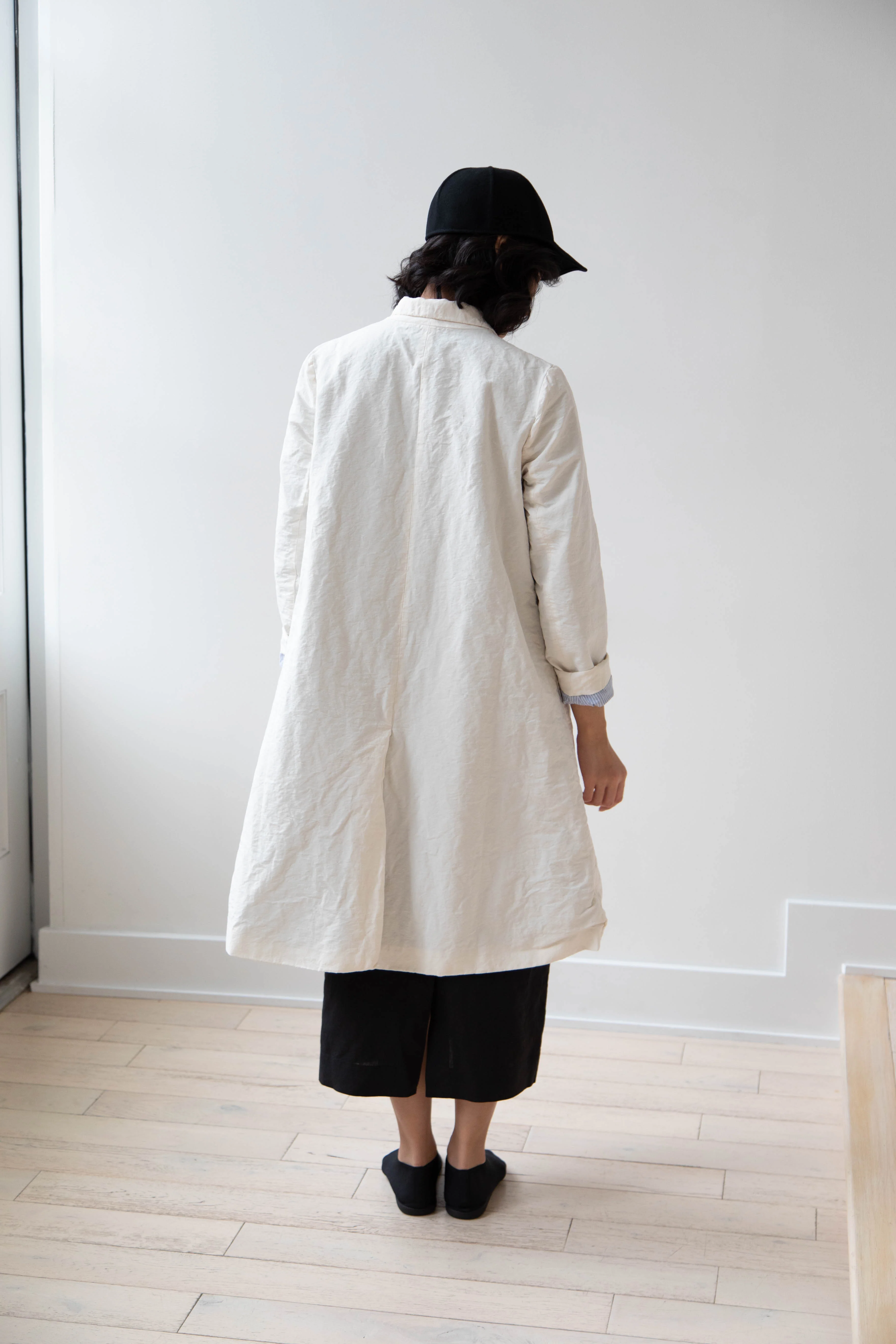 Bergfabel | Farmer Coat in Off White Cotton Linen - Image 24