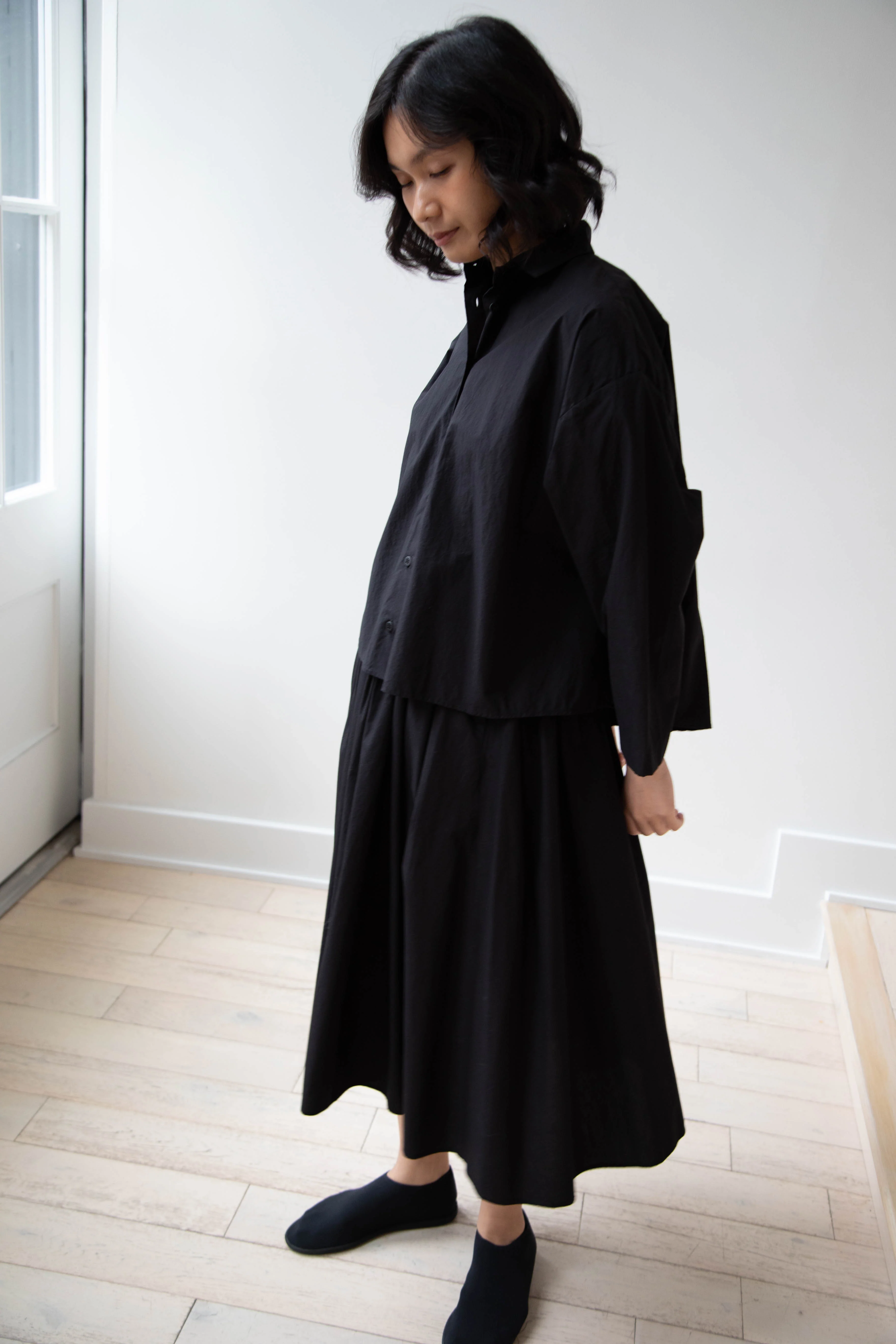 Bergfabel | Short Overshirt in Black Cotton - Image 21