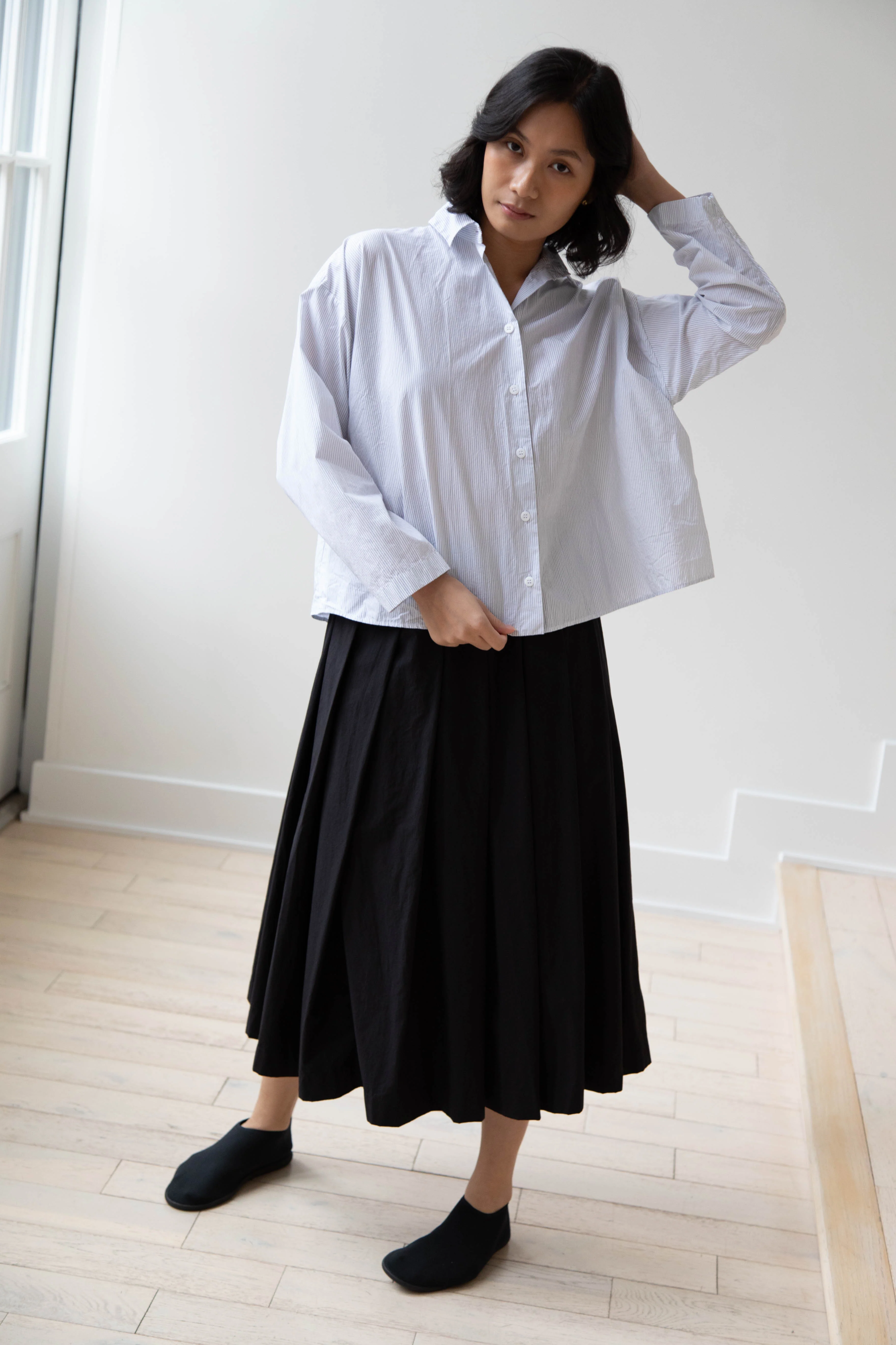 Bergfabel | Short Overshirt in White Pinstripe - Image 12