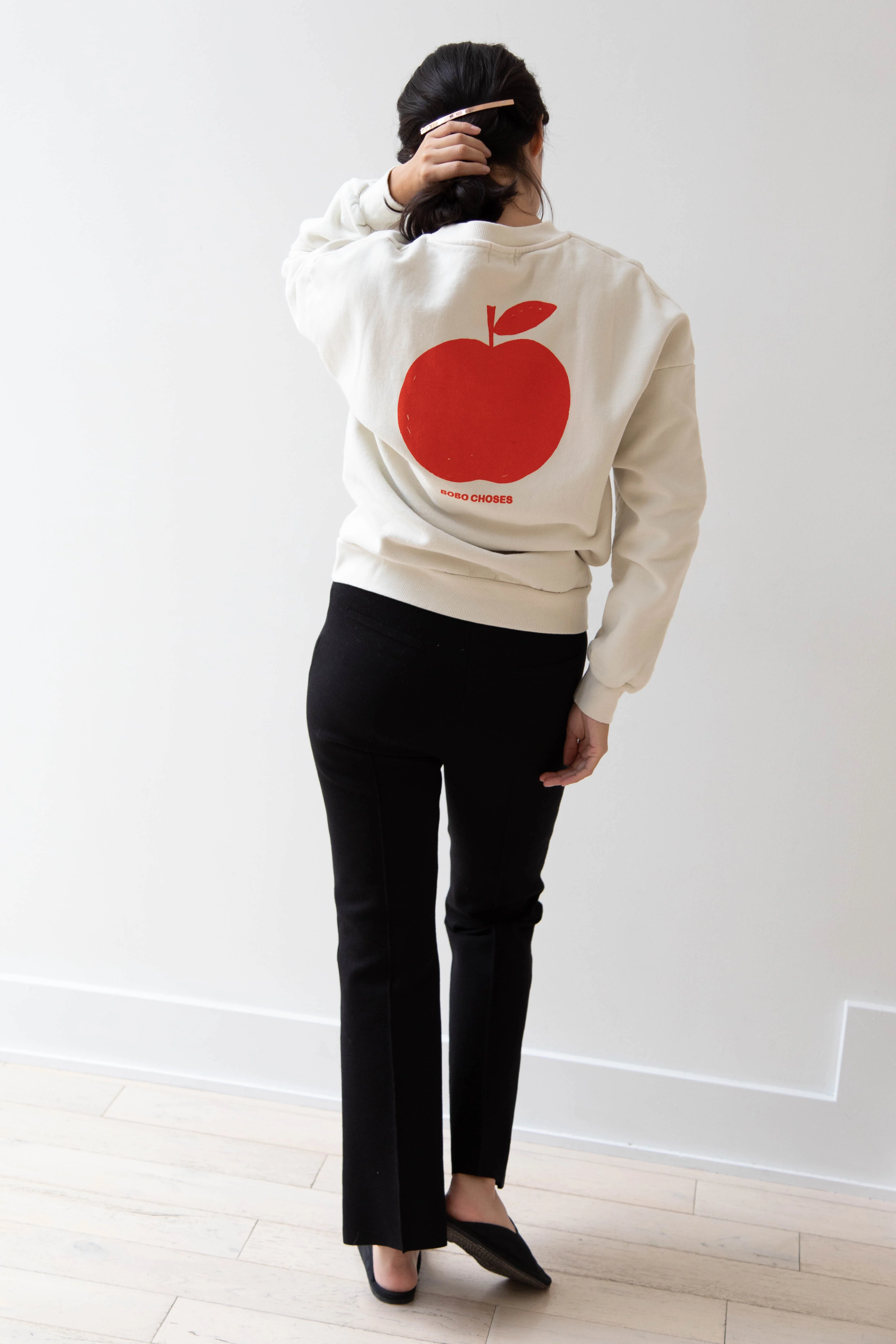 Bobo Choses | Relaxed Fit Apple Sweatshirt in Off White - Image 16