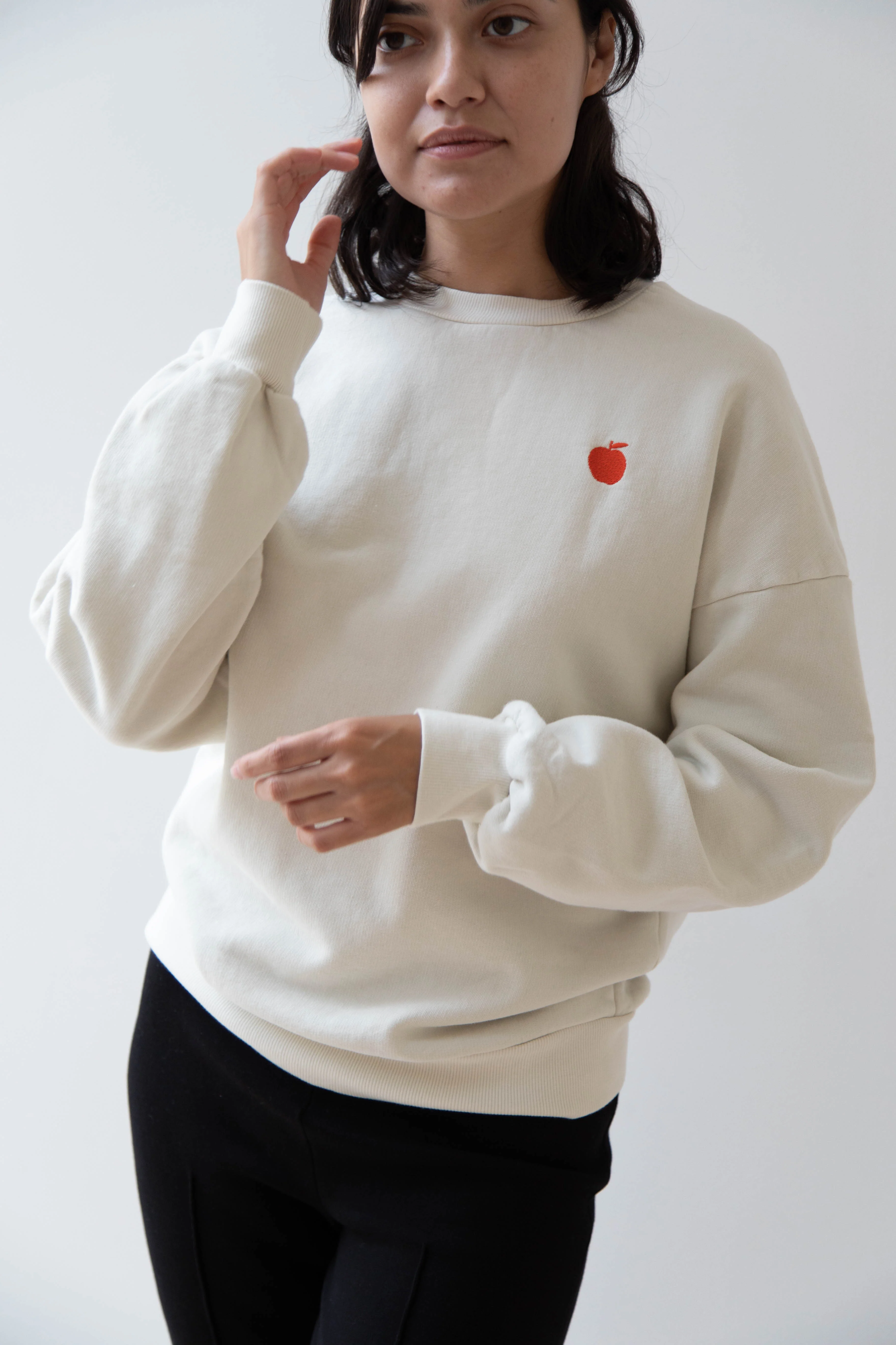Bobo Choses | Relaxed Fit Apple Sweatshirt in Off White - Image 21