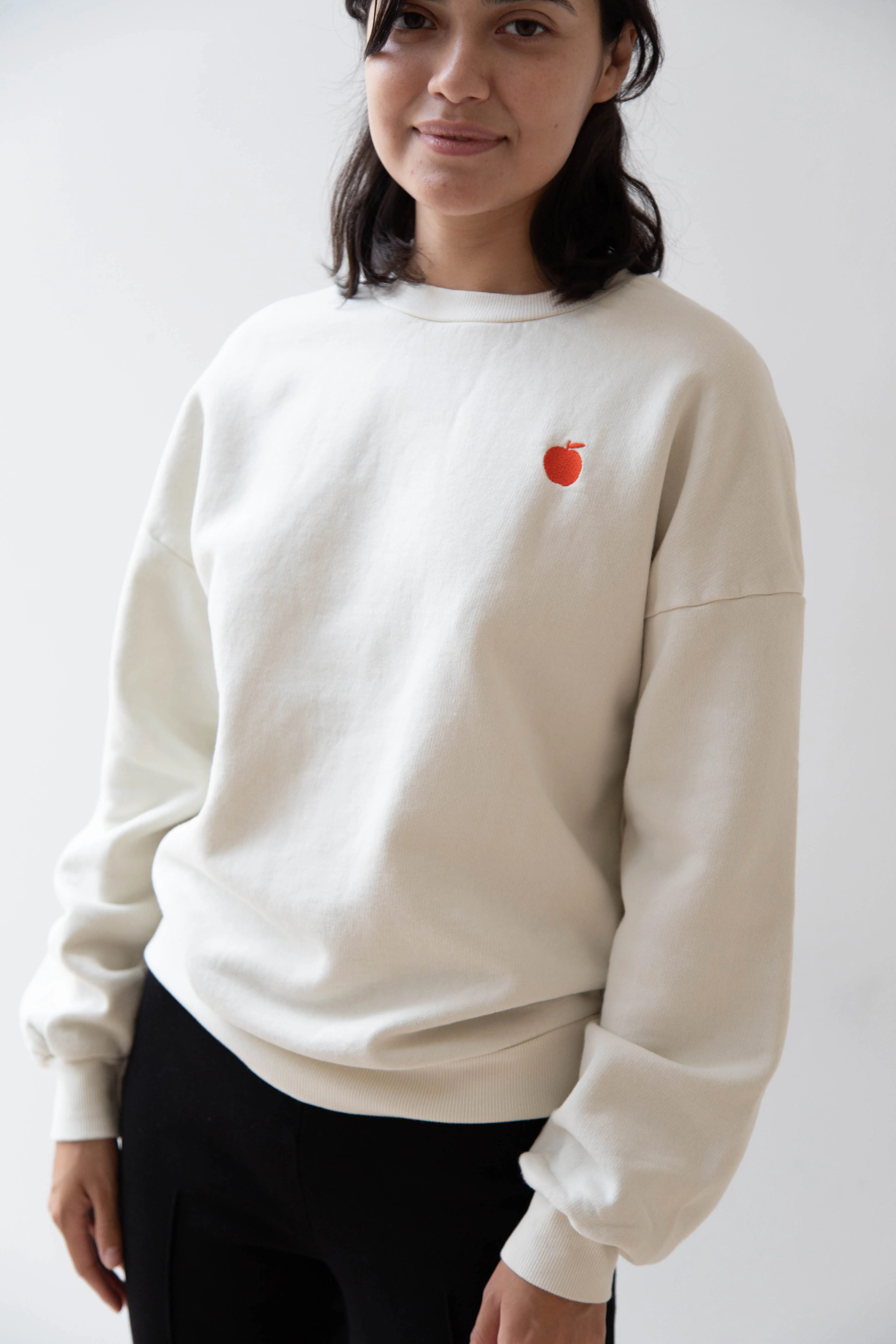 Bobo Choses | Relaxed Fit Apple Sweatshirt in Off White - Image 22
