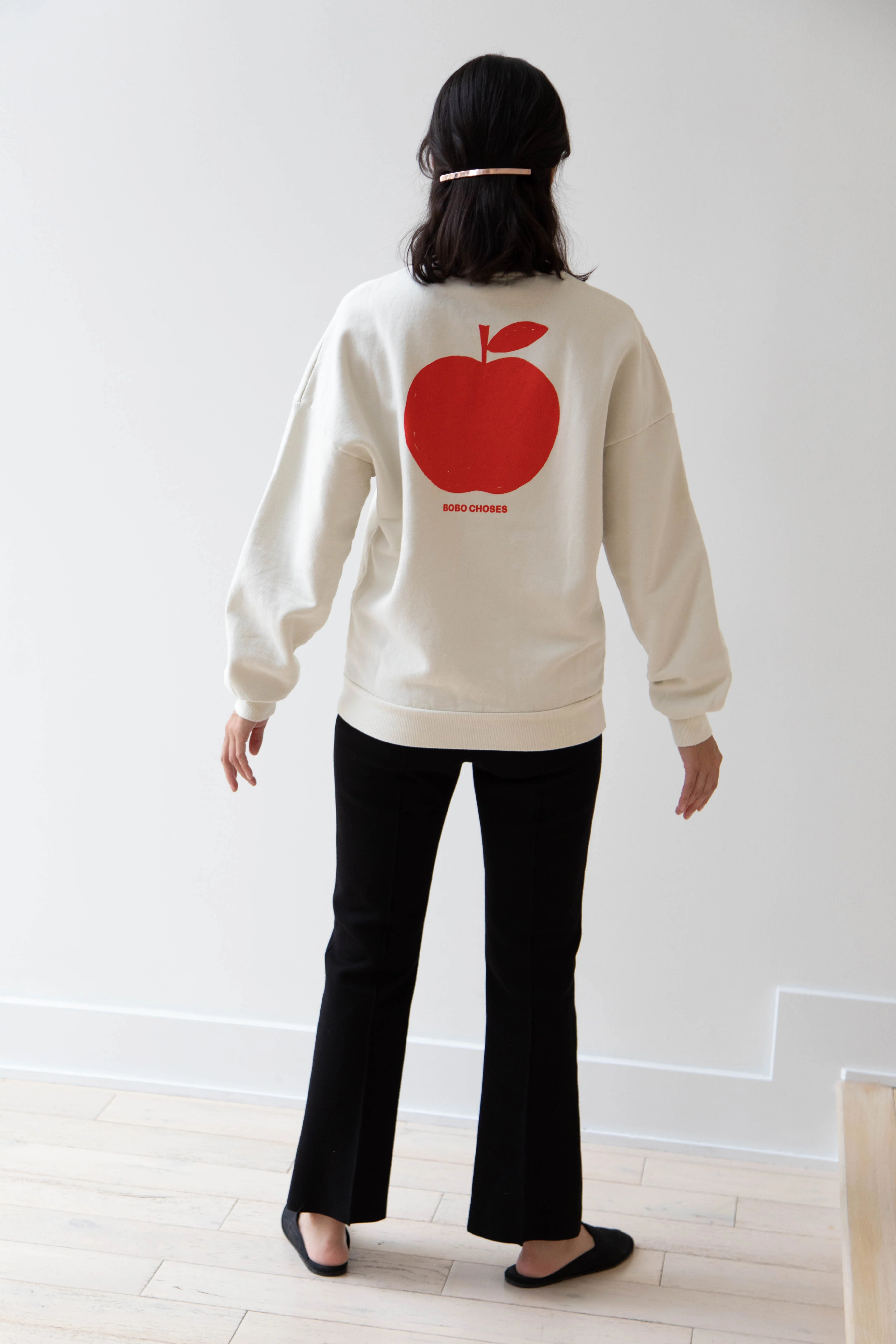 Bobo Choses | Relaxed Fit Apple Sweatshirt in Off White - Image 23
