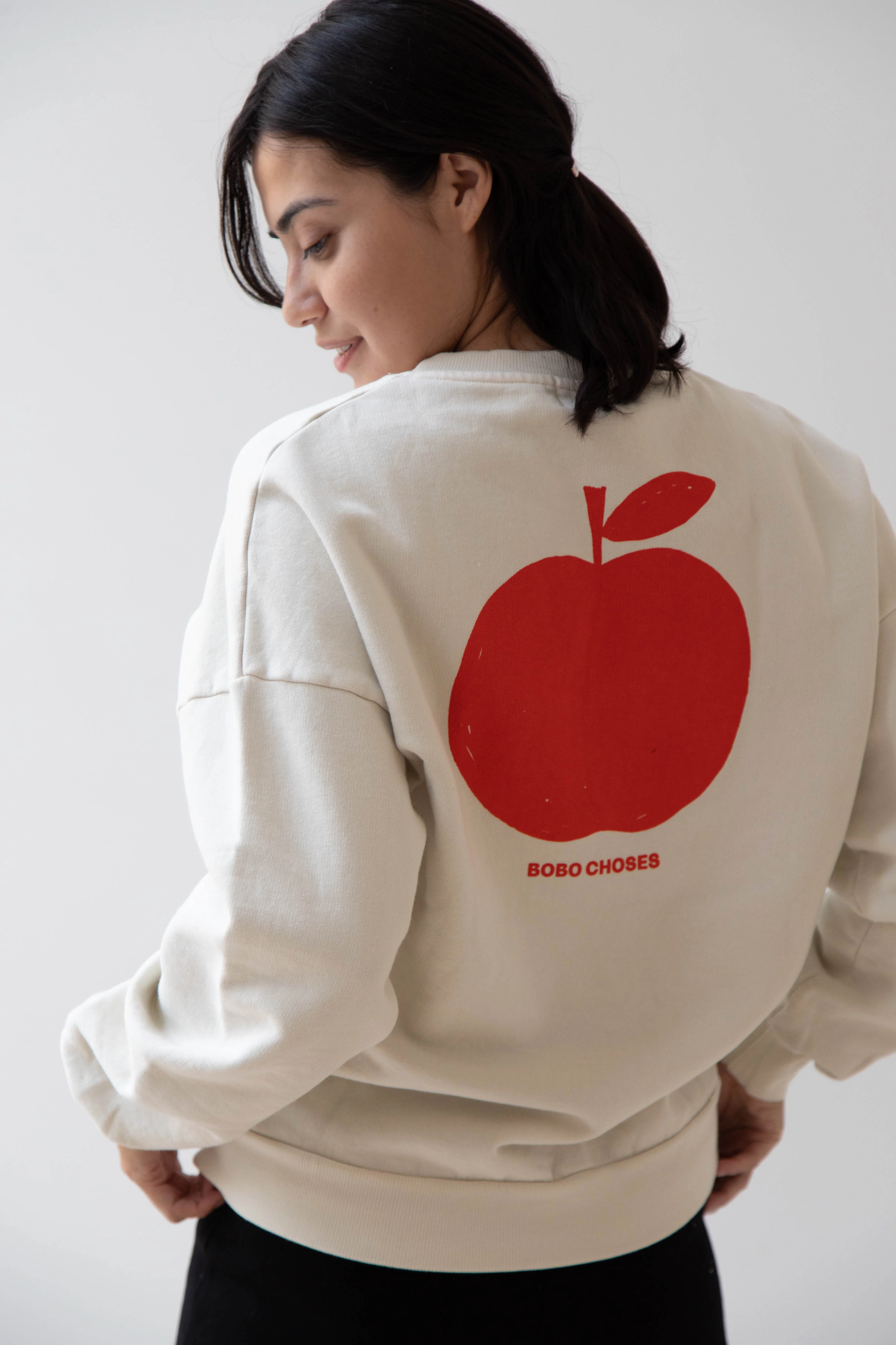 Bobo Choses | Relaxed Fit Apple Sweatshirt in Off White - Image 26