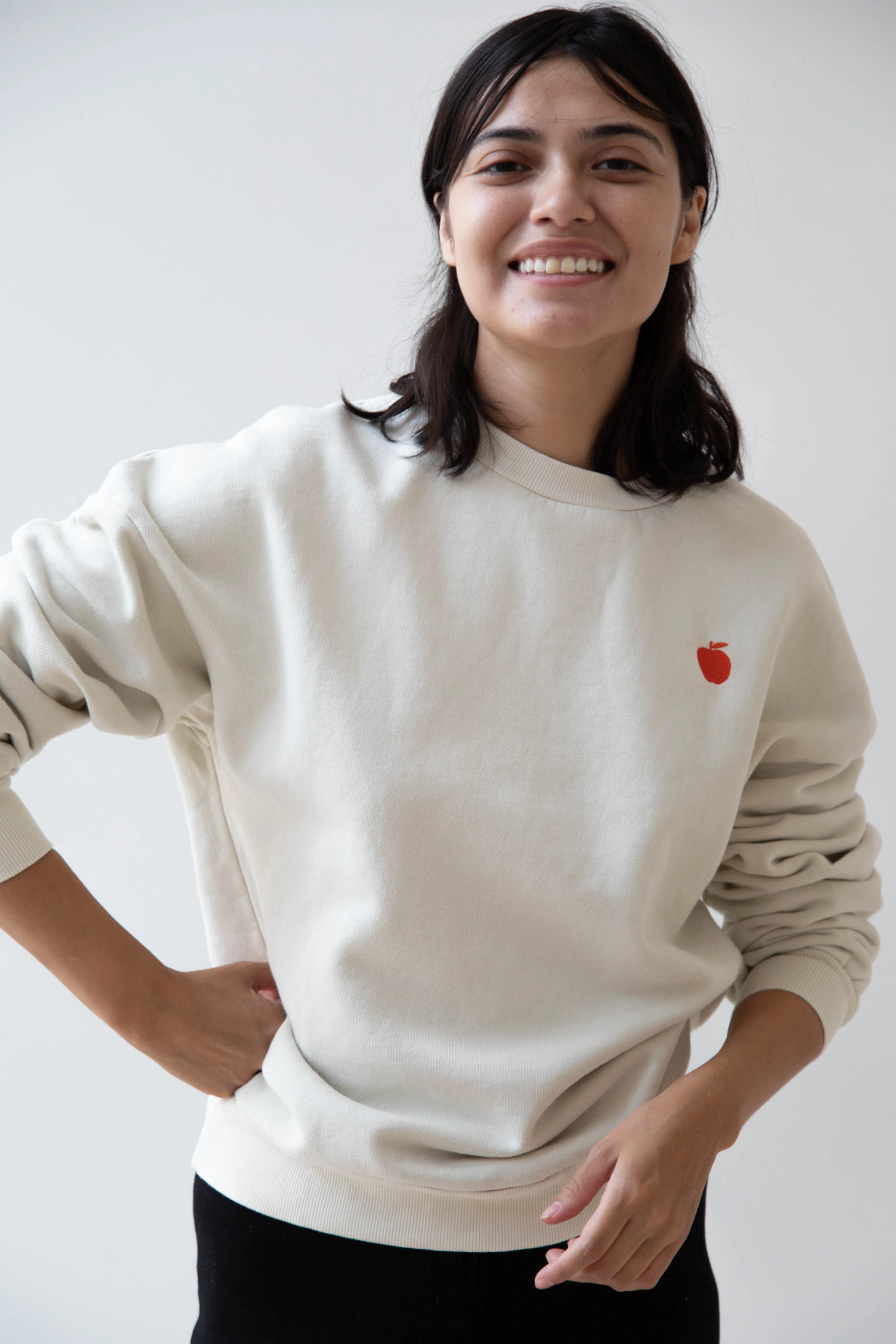 Bobo Choses | Relaxed Fit Apple Sweatshirt in Off White - Image 29