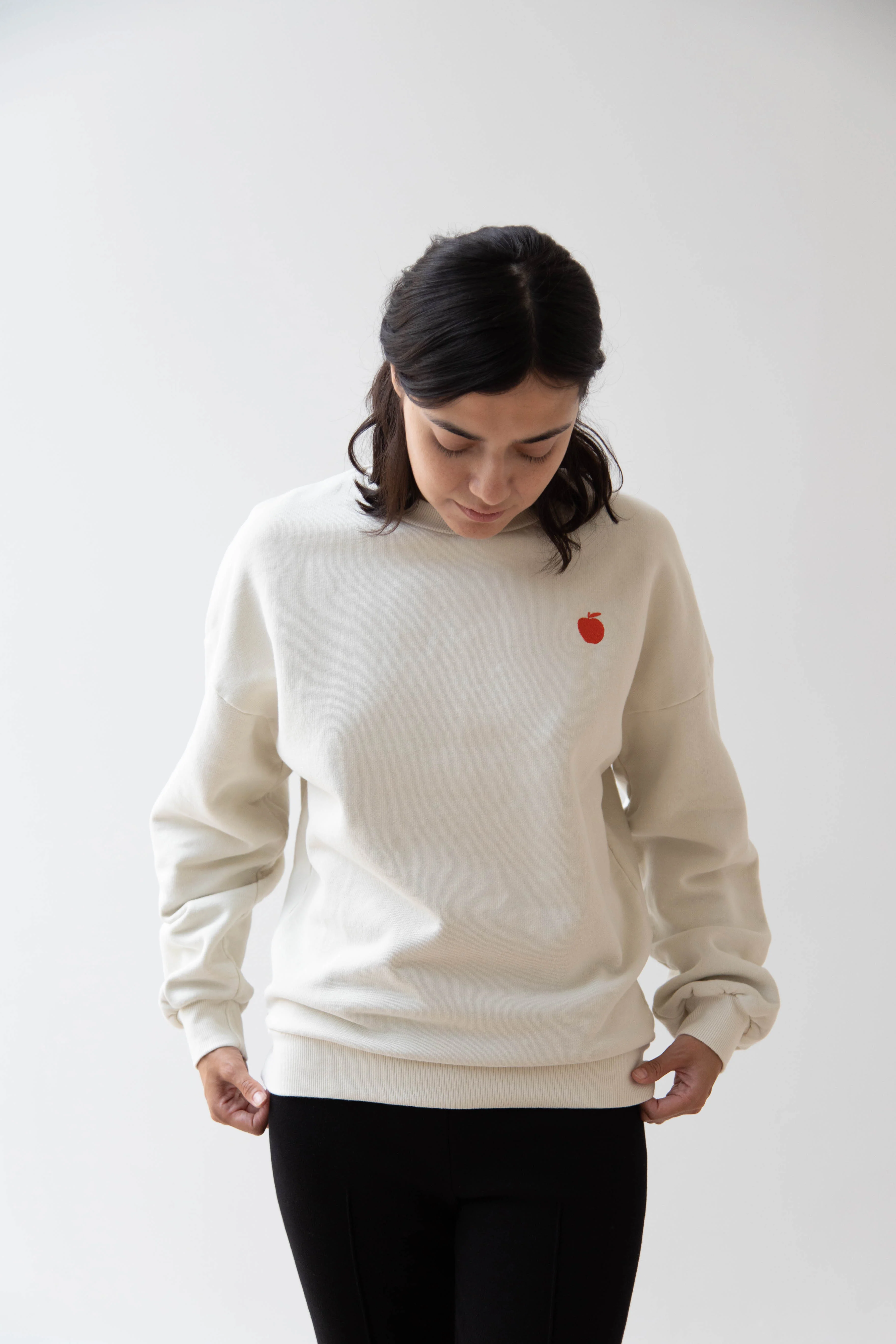 Bobo Choses | Relaxed Fit Apple Sweatshirt in Off White - Image 4