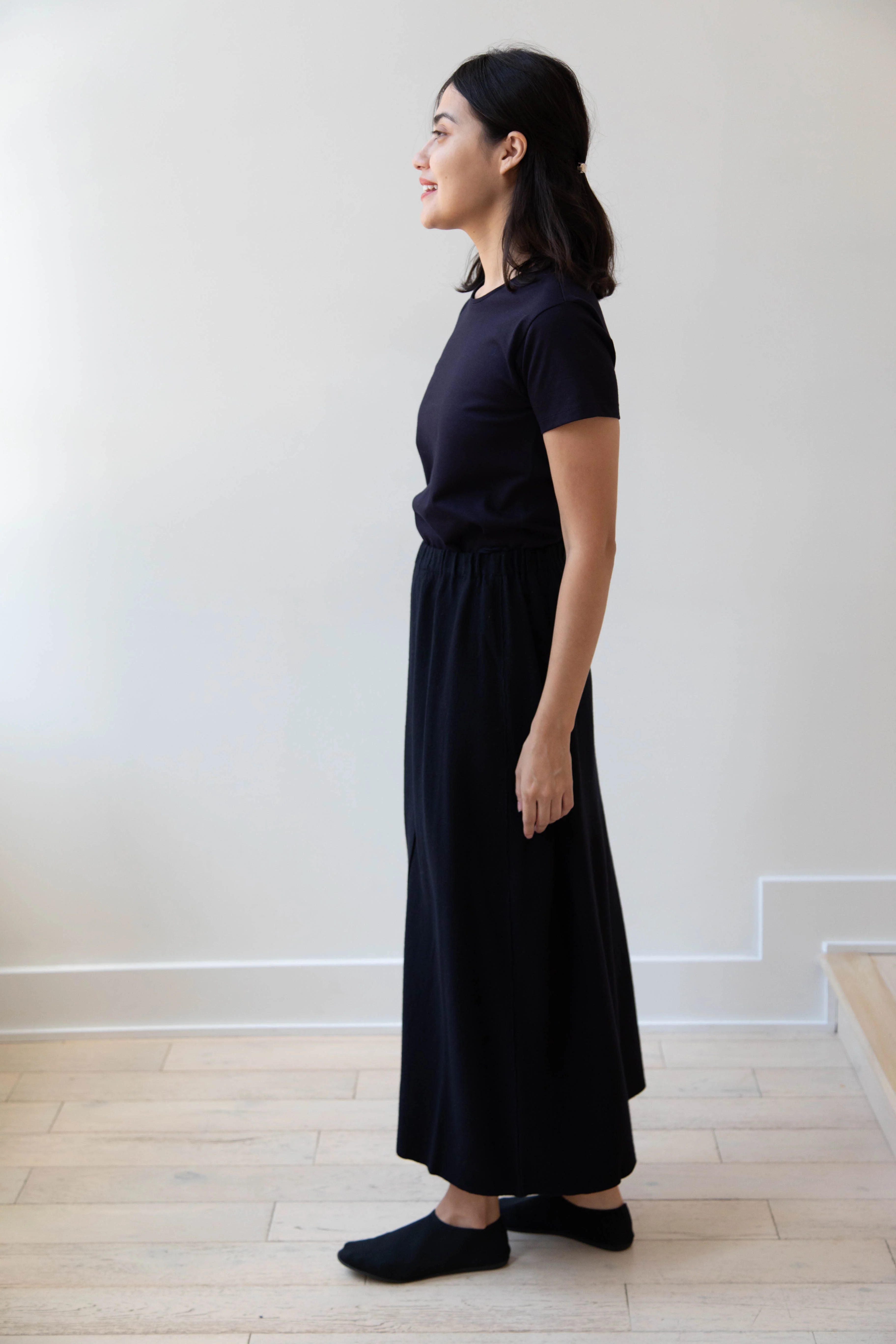 Boboutic | Lightweight Travel Skirt in Navy - Image 13