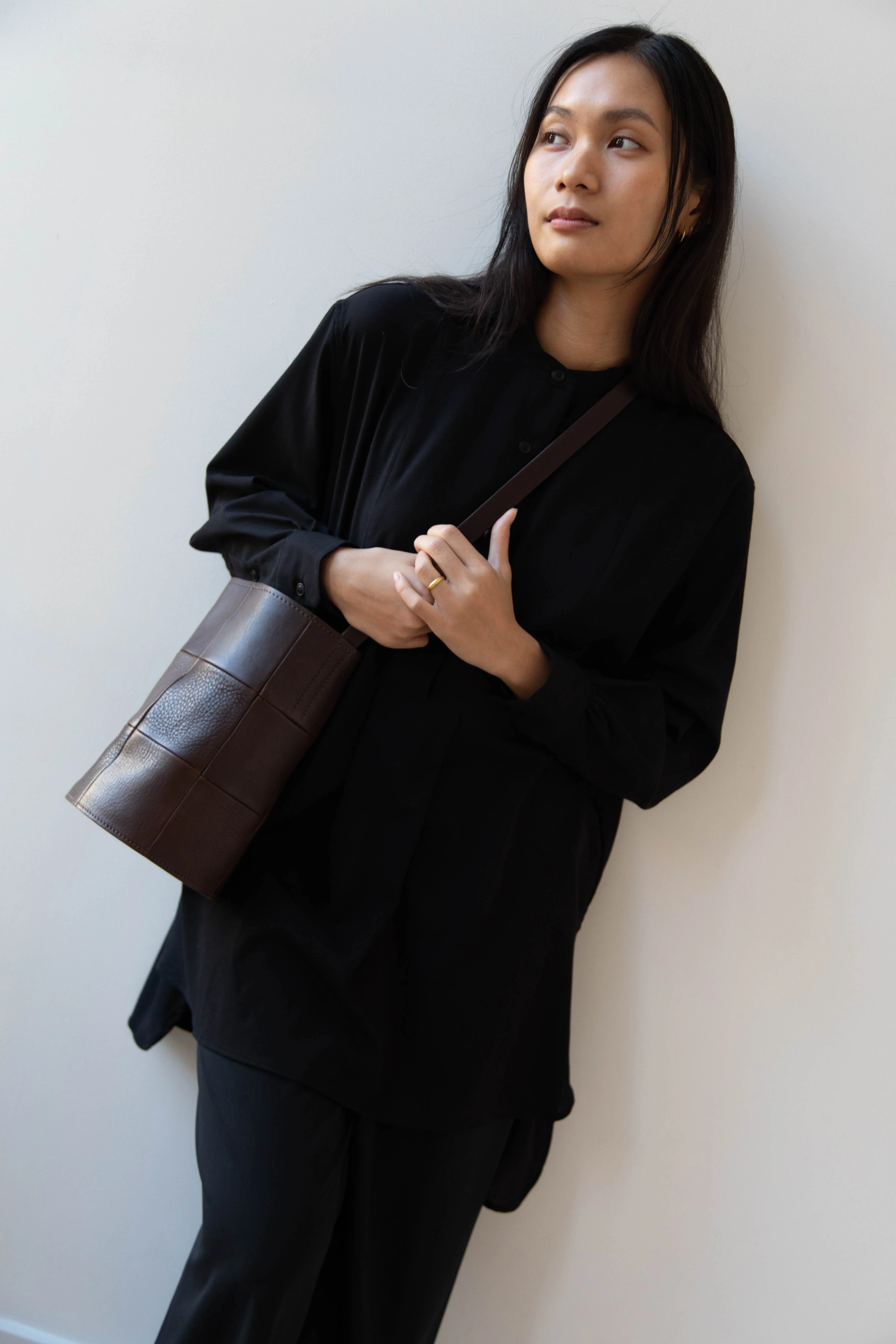 Cawley | Leather Bucket Bag in Chocolate - Image 27