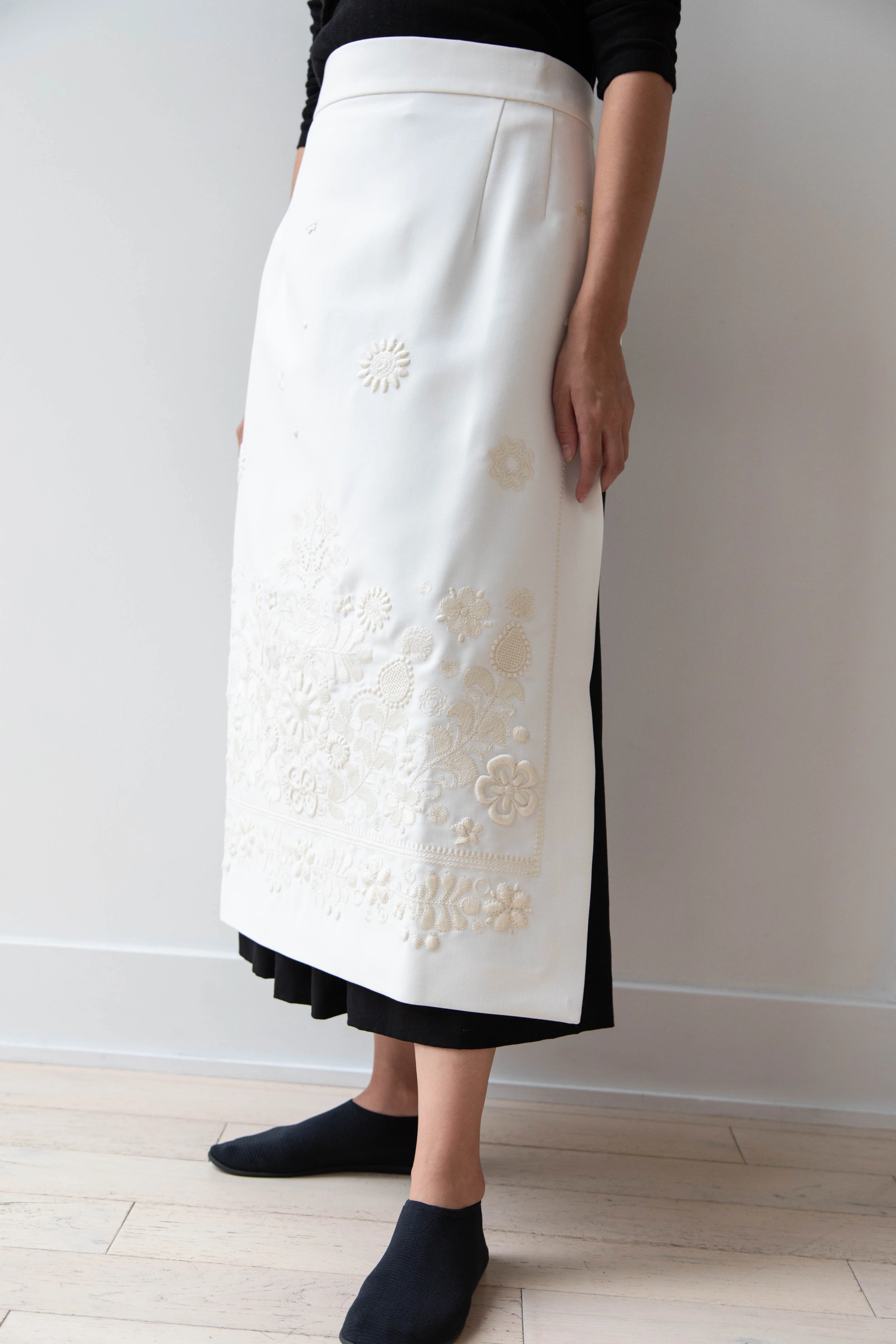 Delegan | Embroidered Plakhta in Milk - Image 7