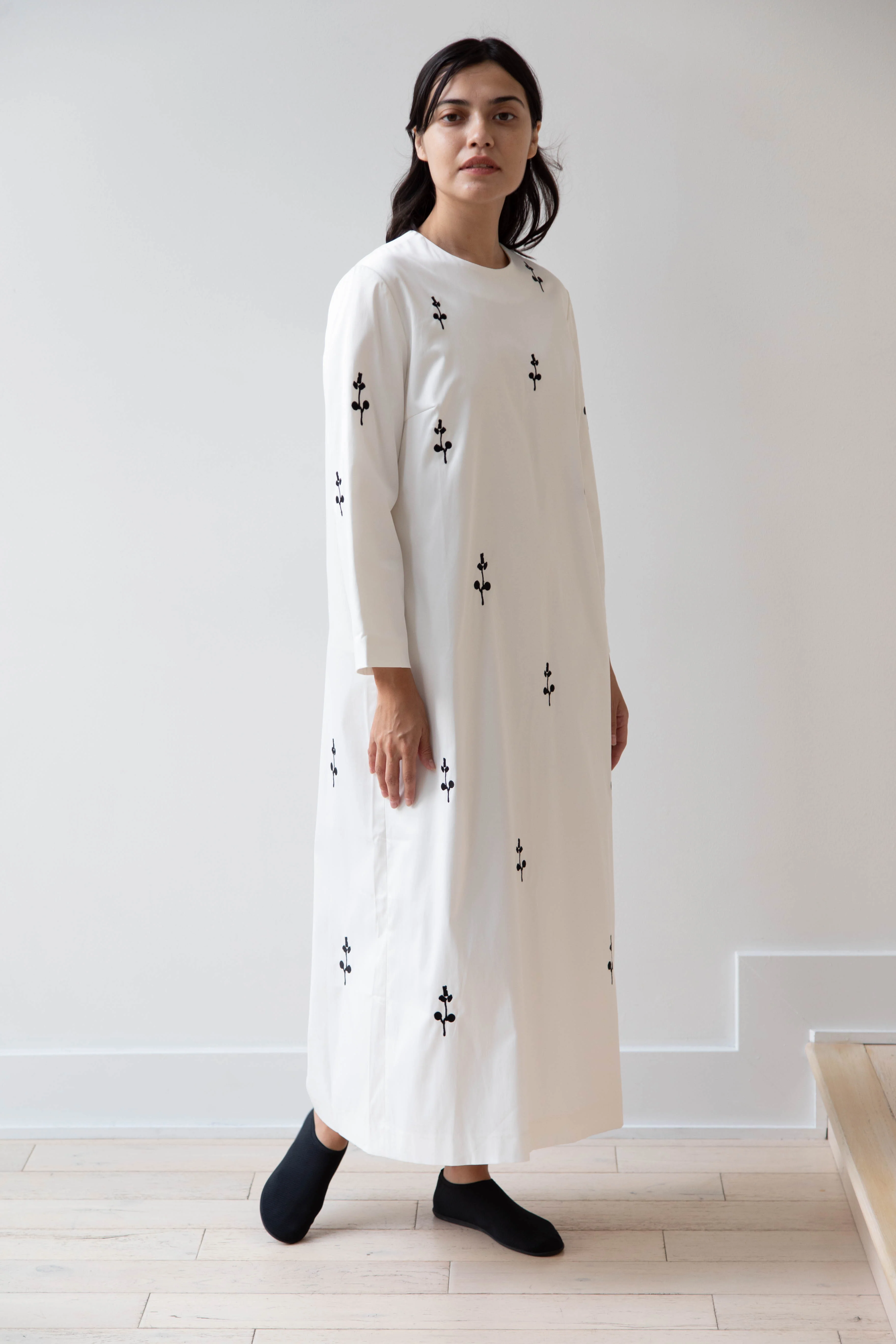 Delegan | Ivory Dress with Embroidery - Image 12
