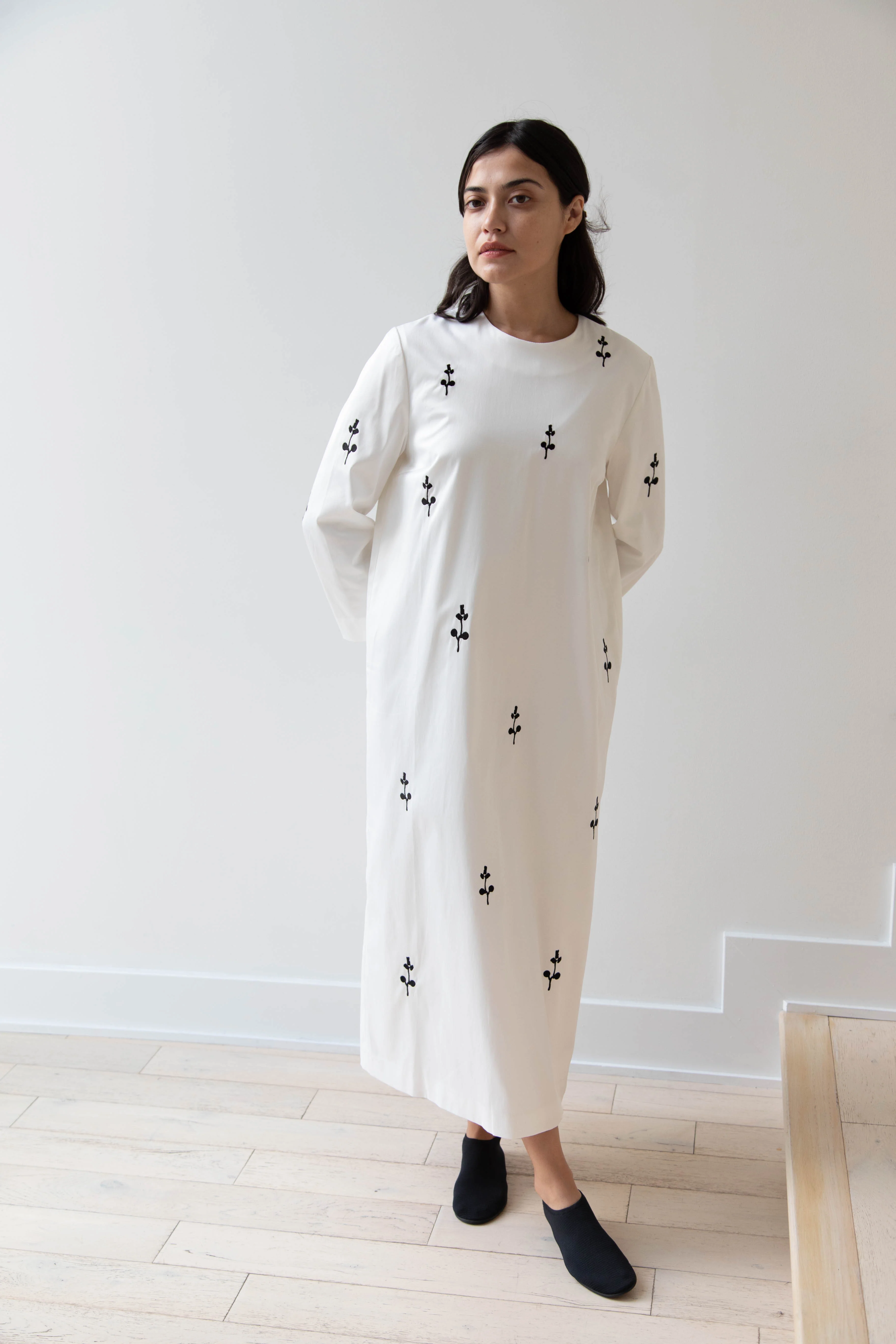 Delegan | Ivory Dress with Embroidery - Image 15