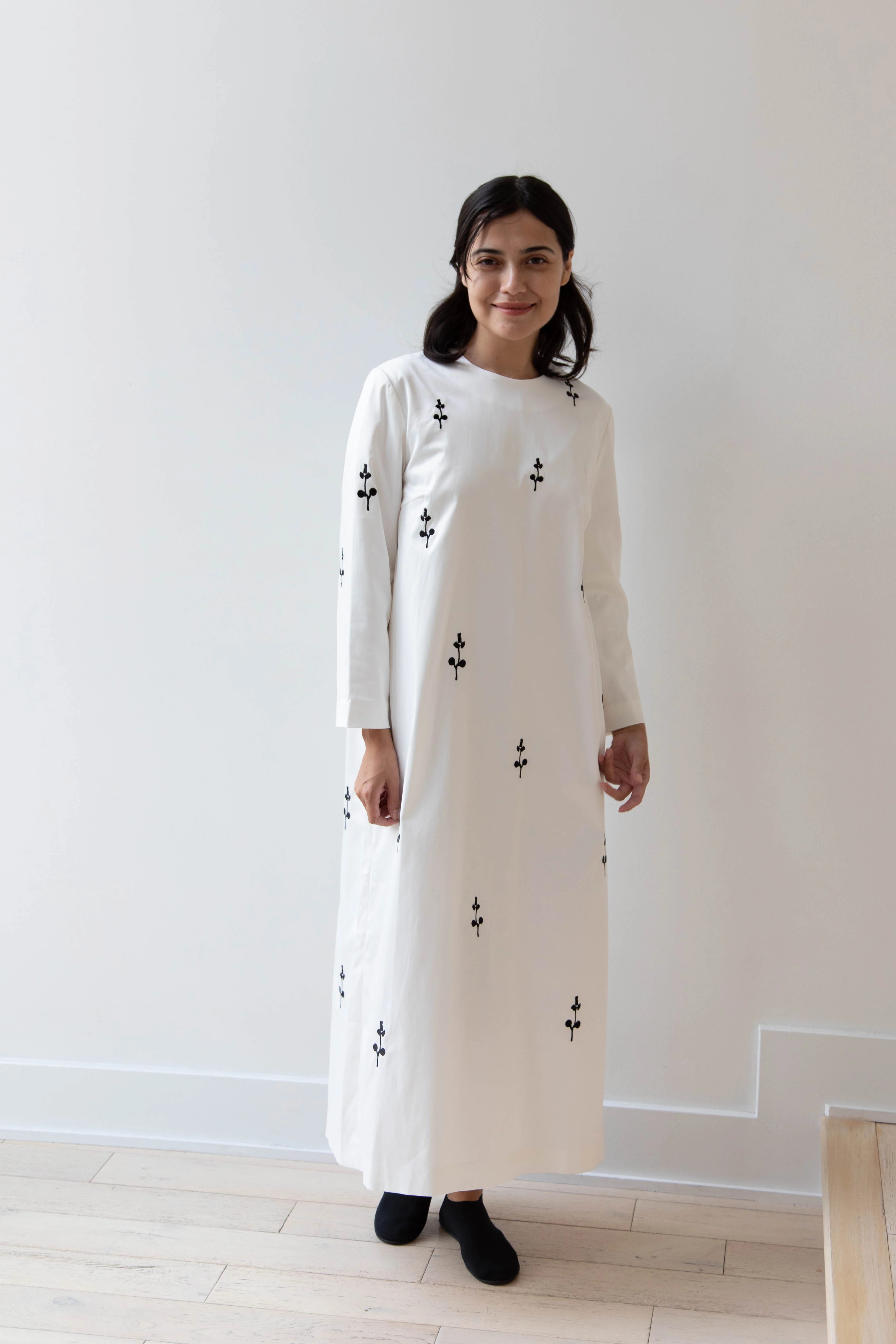 Delegan | Ivory Dress with Embroidery - Image 5